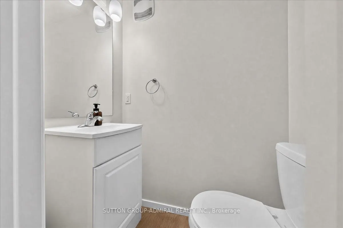 2 Maxwell Street #202
