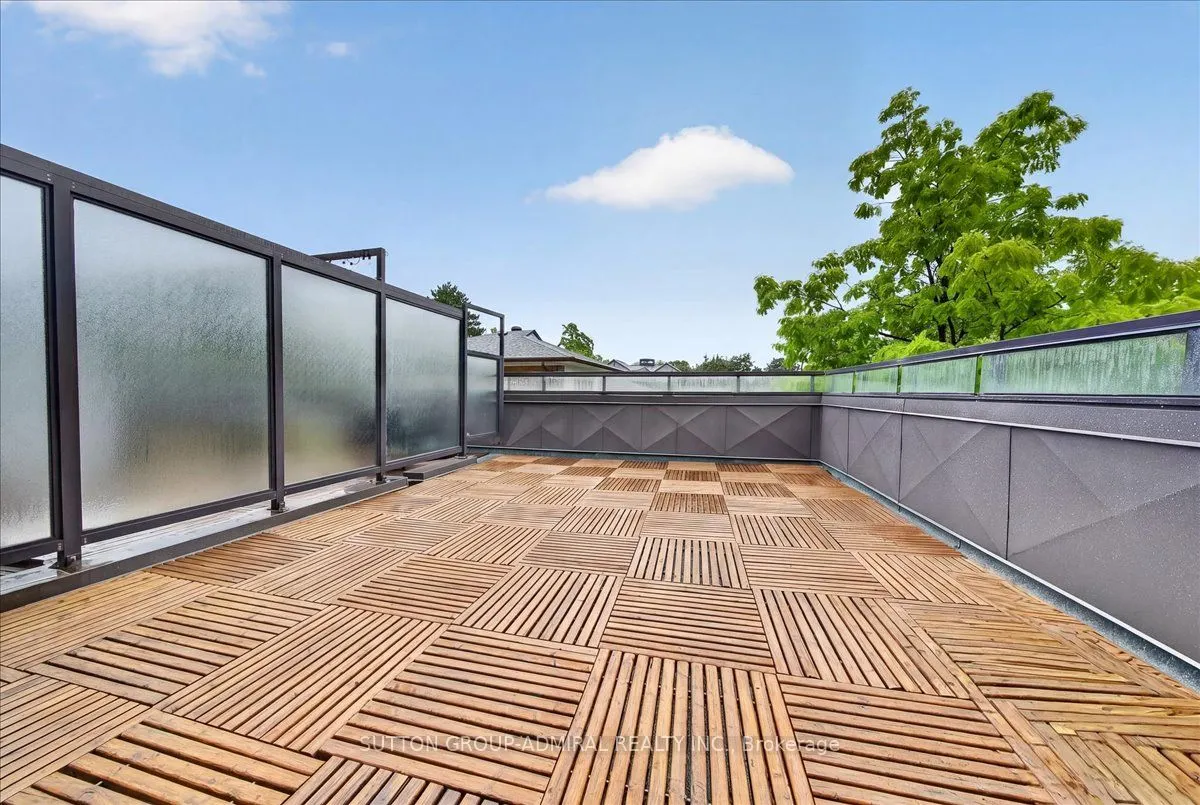 2 Maxwell Street #202