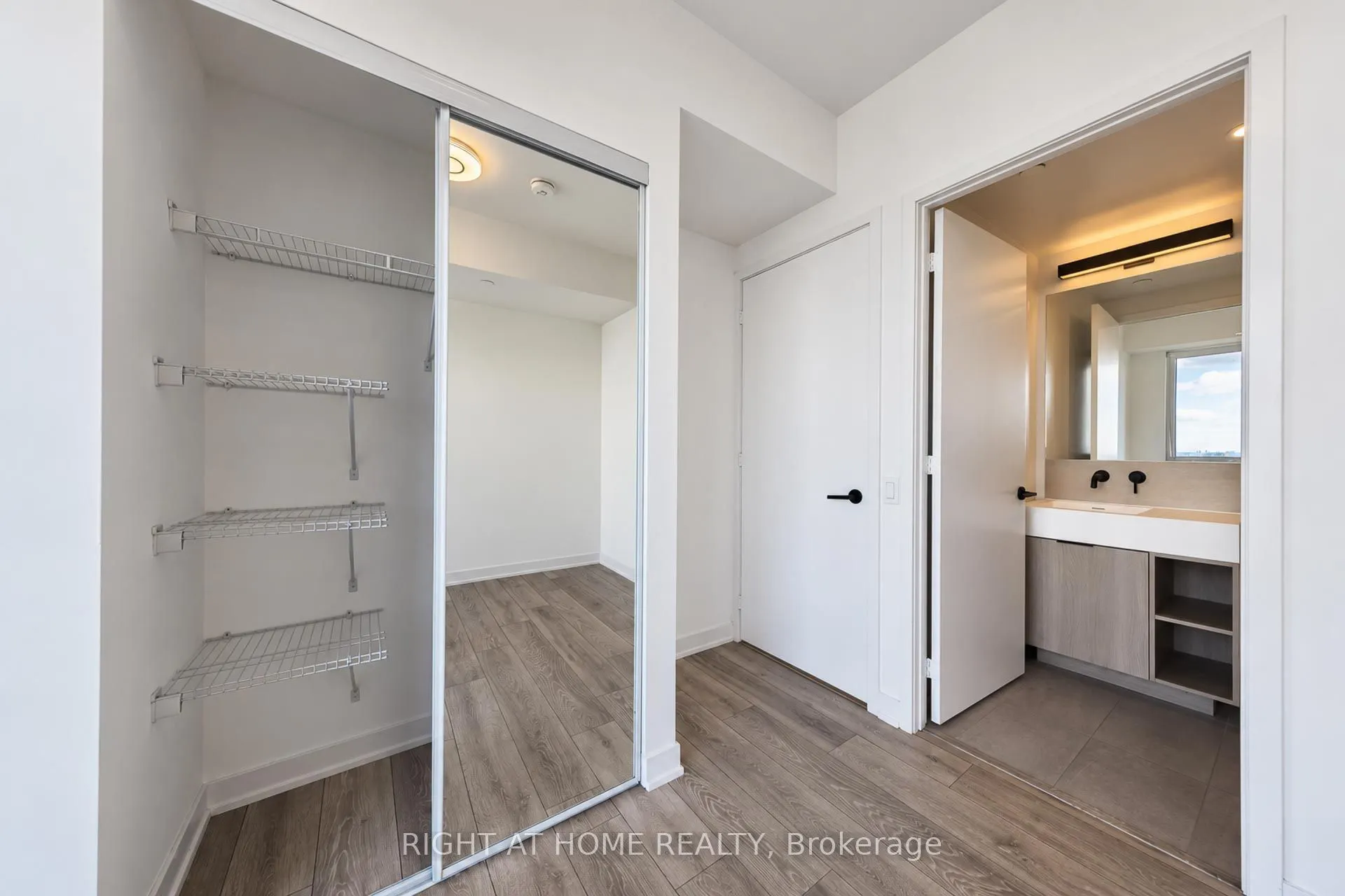 108 Peter Street #4013