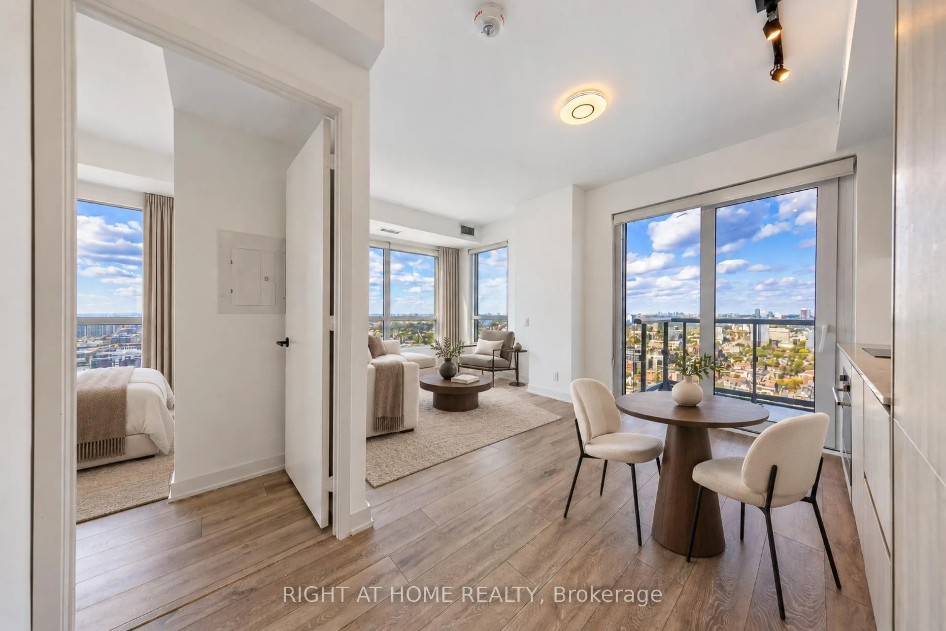 108 Peter Street #4013