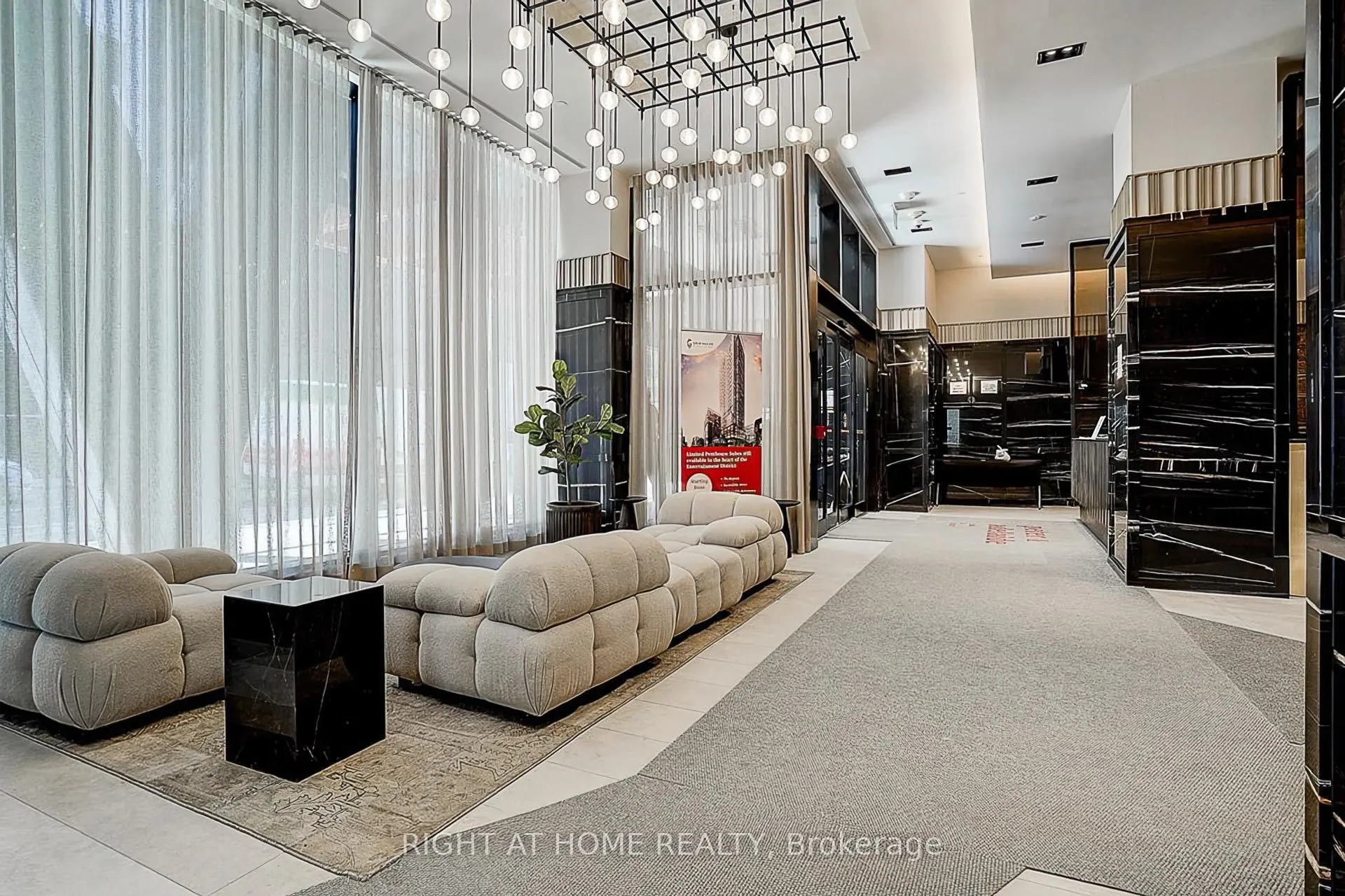 108 Peter Street #4013