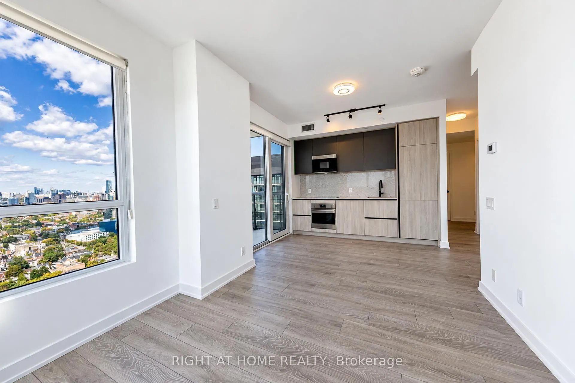 108 Peter Street #4013