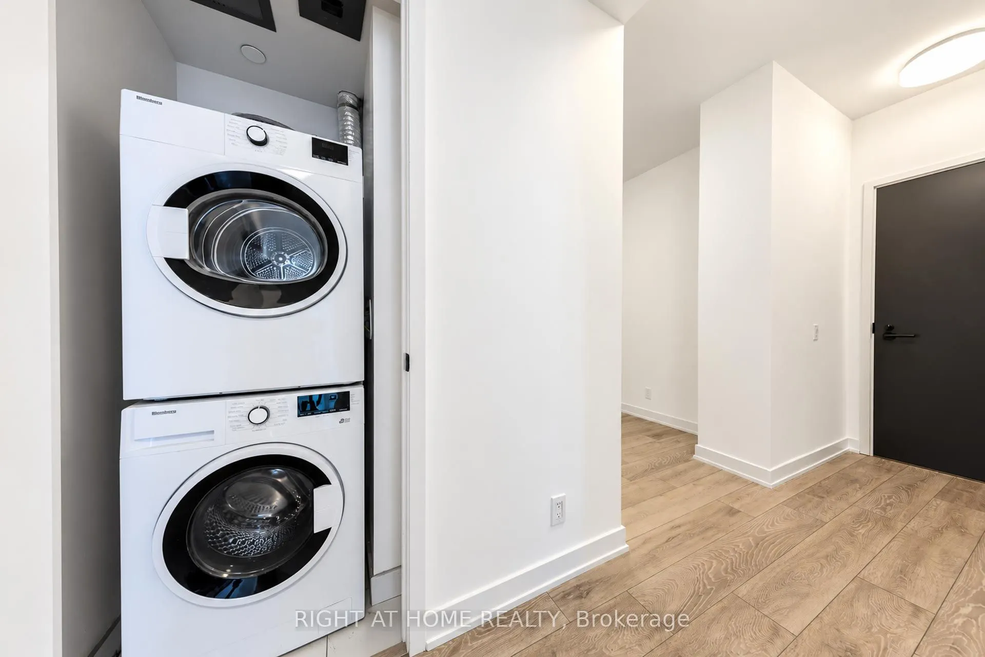 108 Peter Street #4013