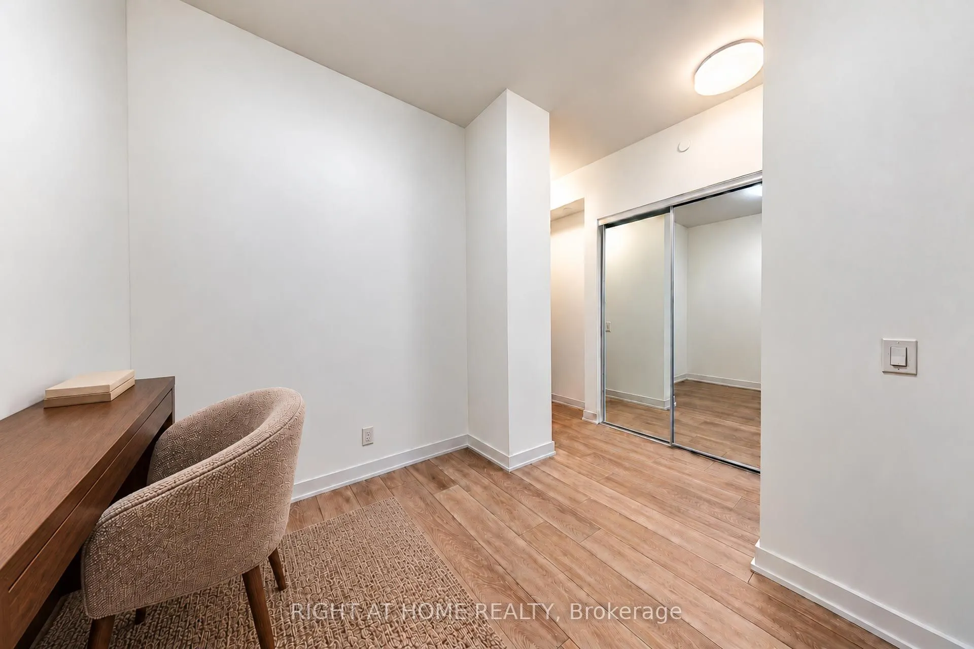 108 Peter Street #4013
