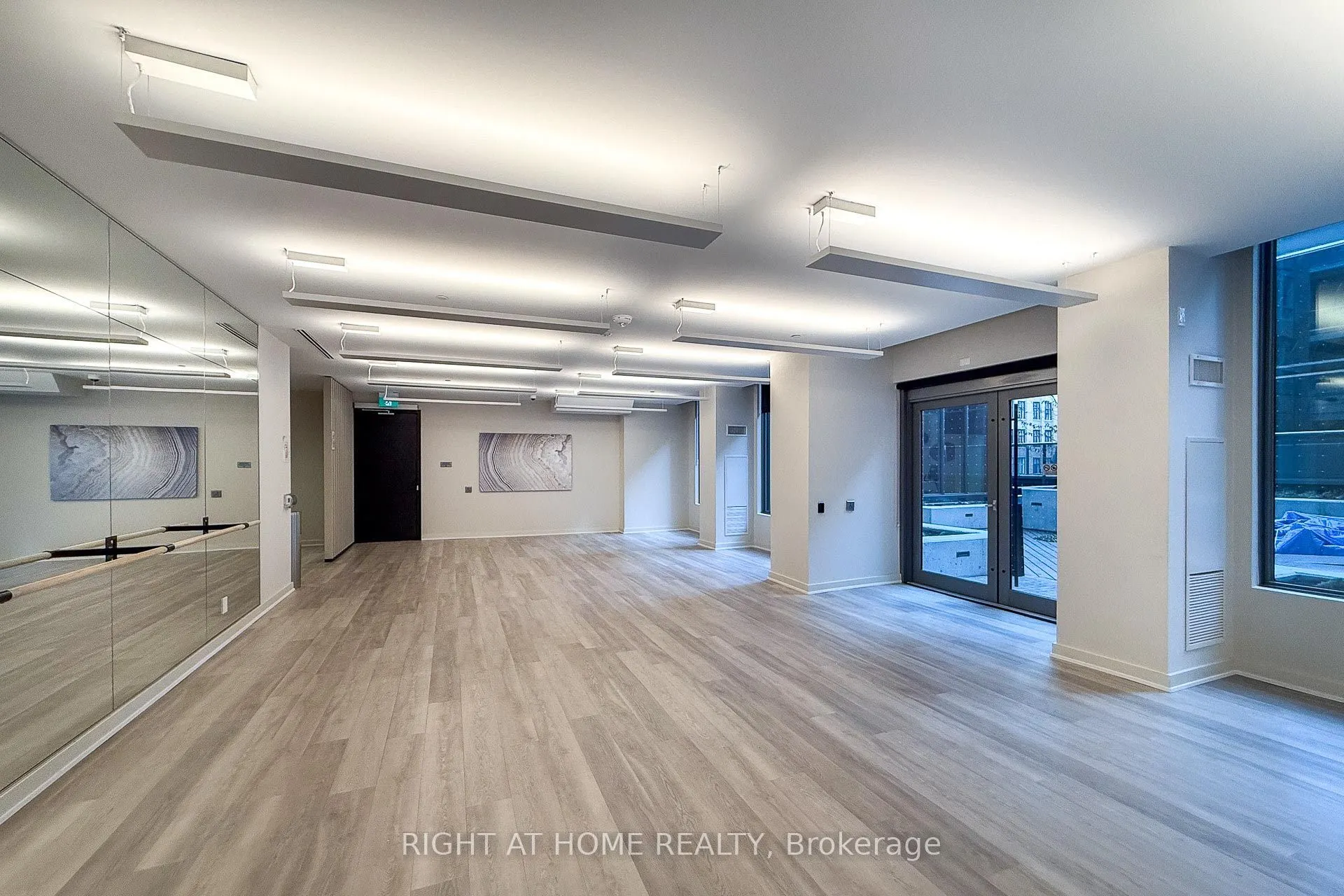 108 Peter Street #4013