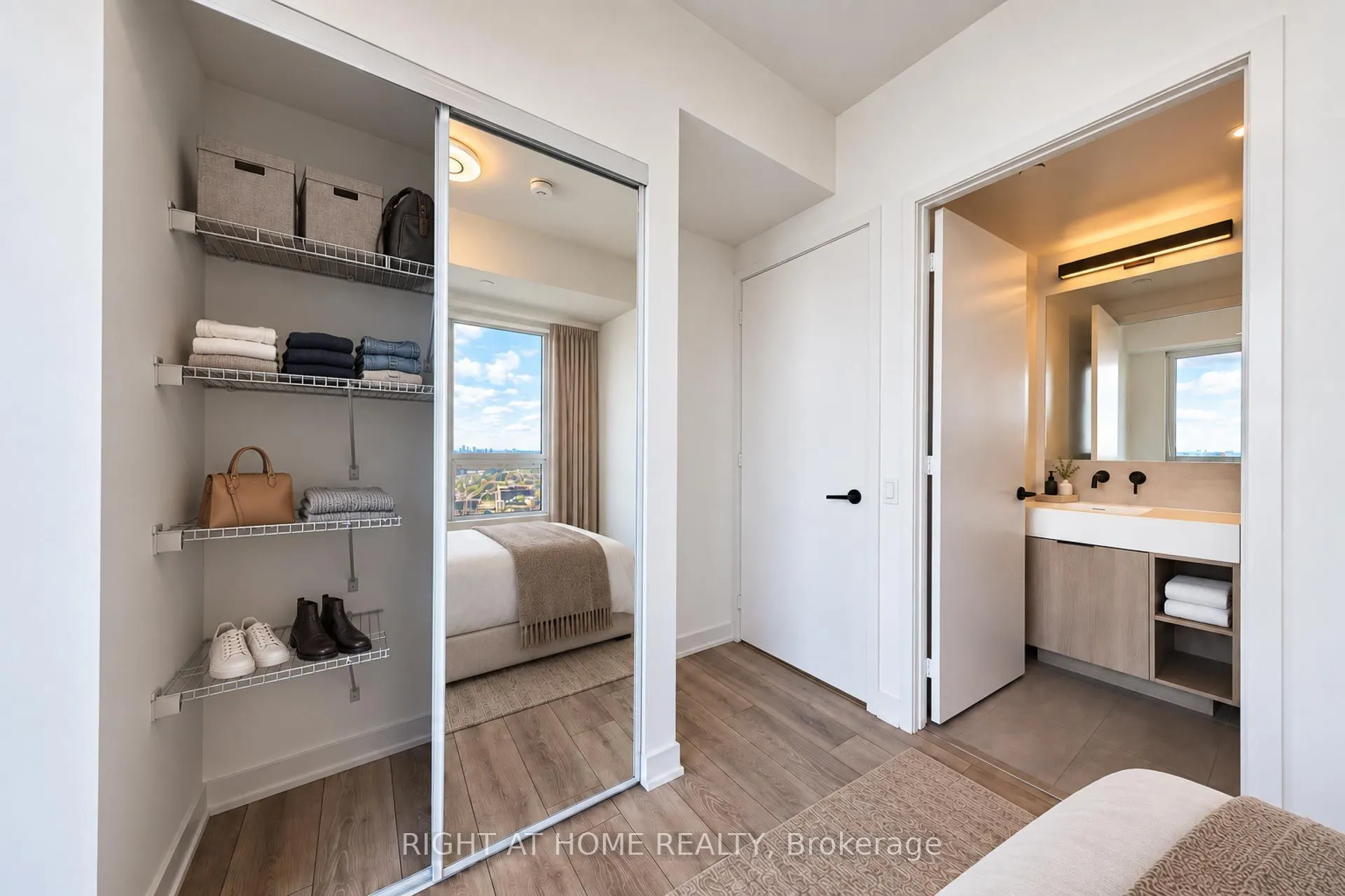 108 Peter Street #4013