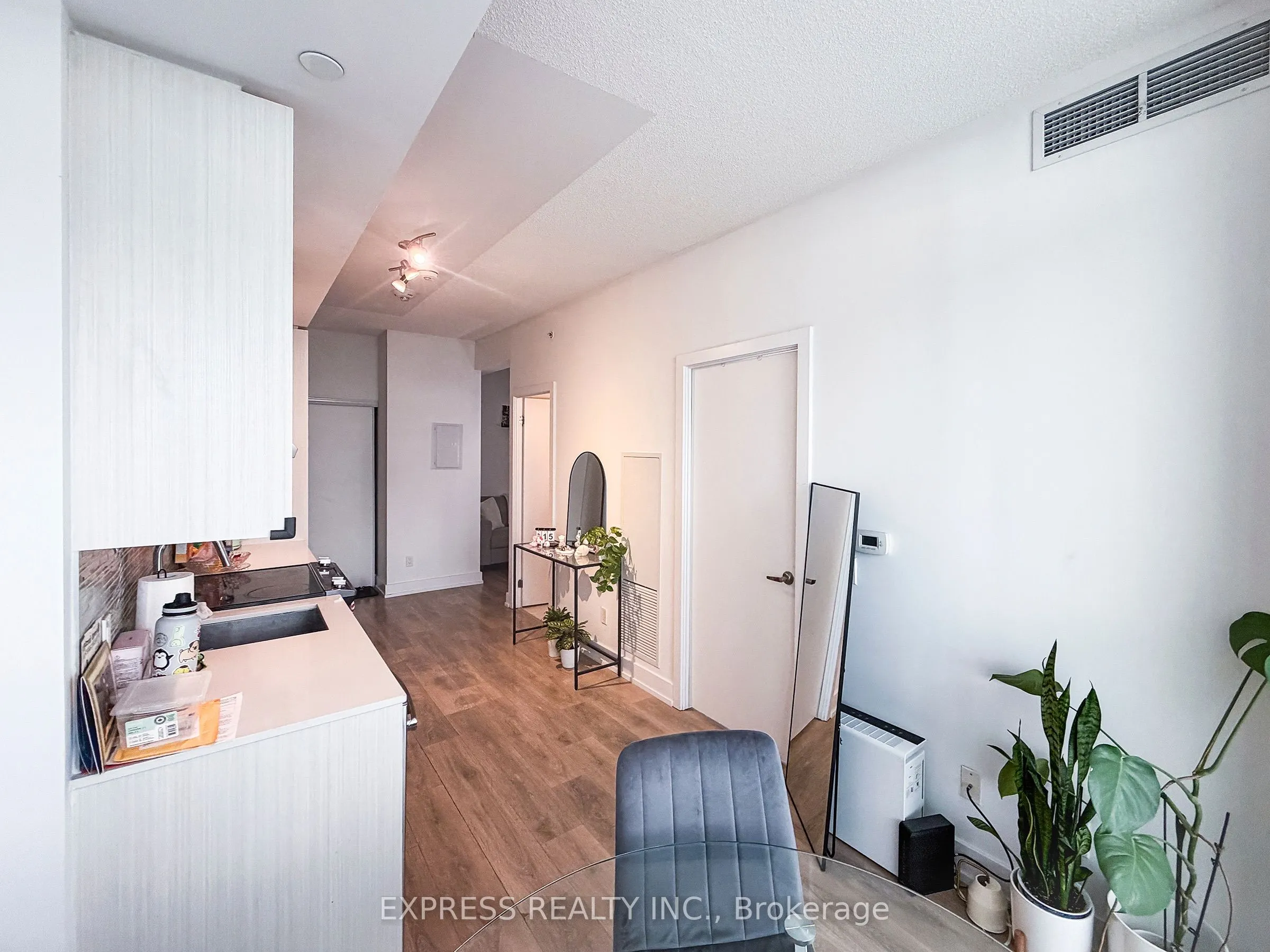 128 Fairview Mall Drive #501