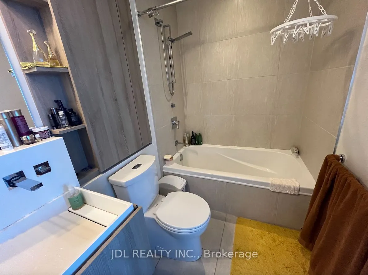 101 Charles Street E #2810