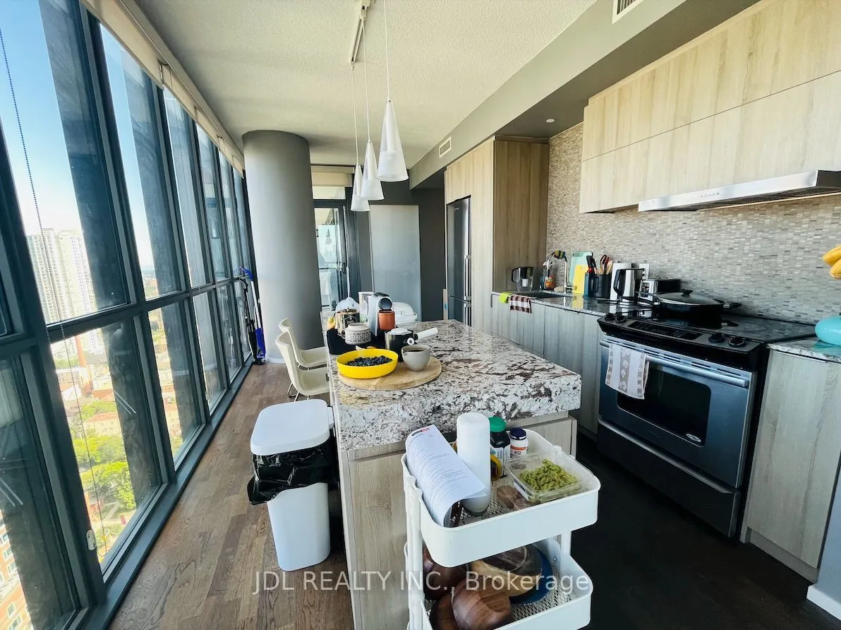 101 Charles Street E #2810