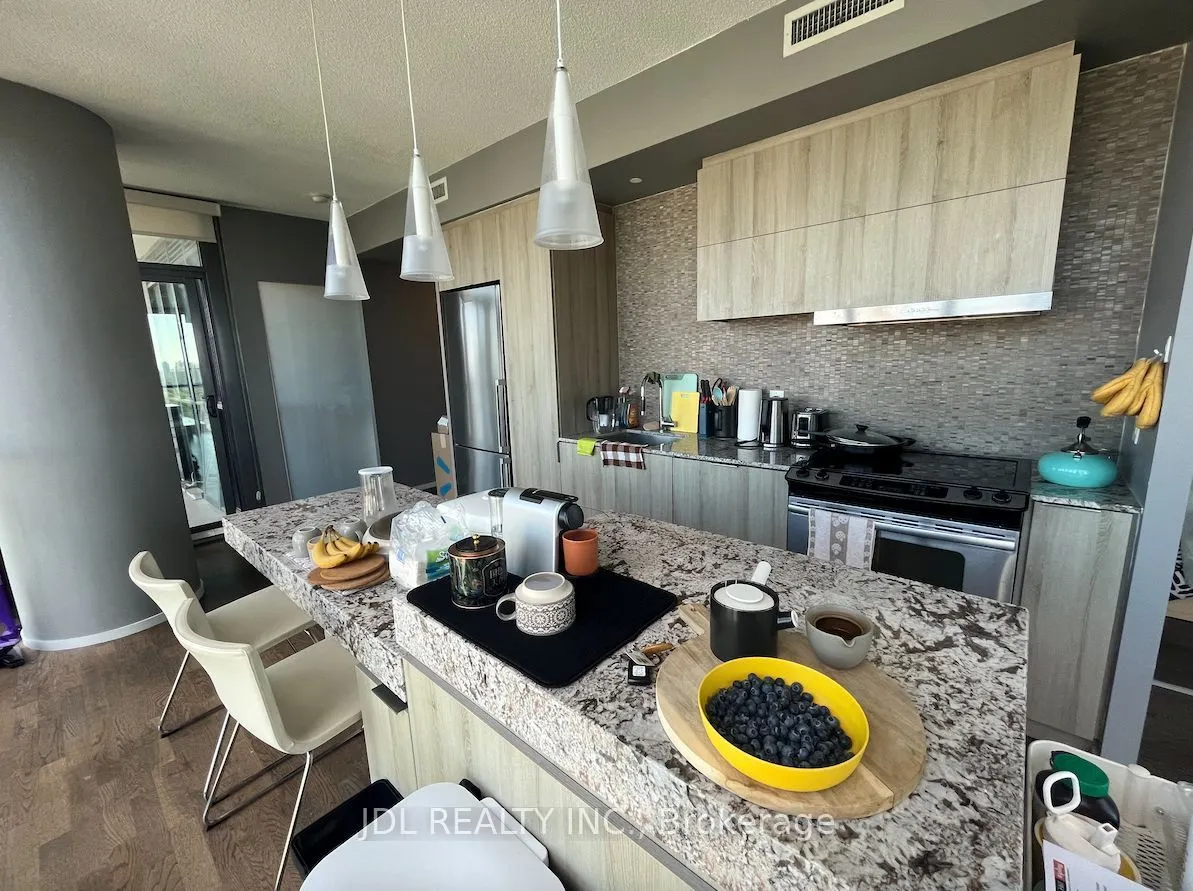 101 Charles Street E #2810