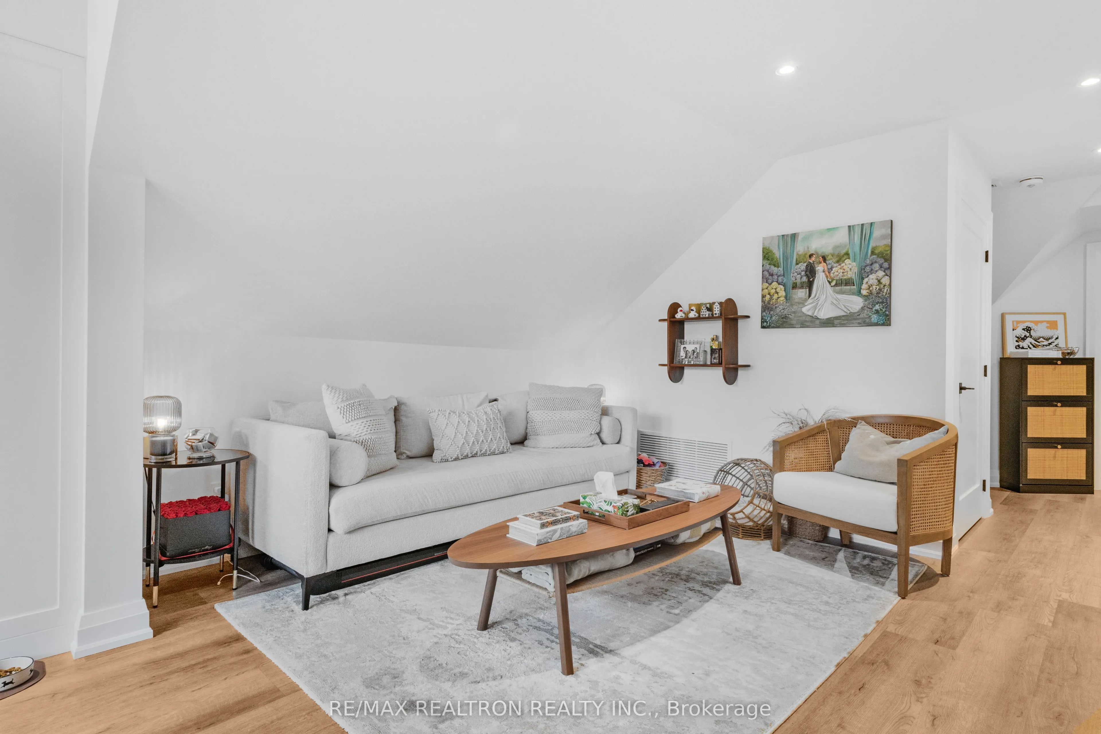 887 Avenue Road #Unit #3
