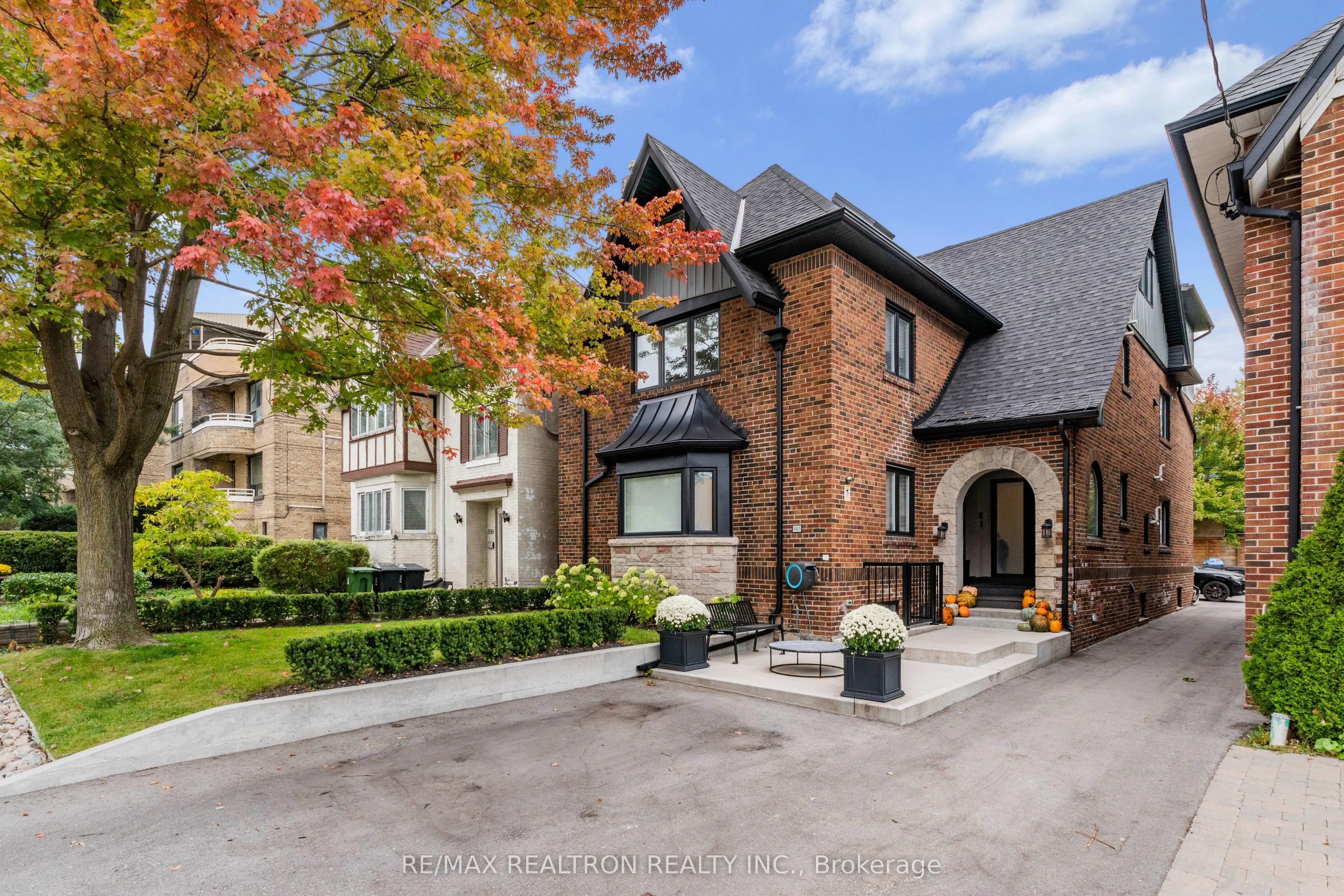 887 Avenue Road #Unit #3