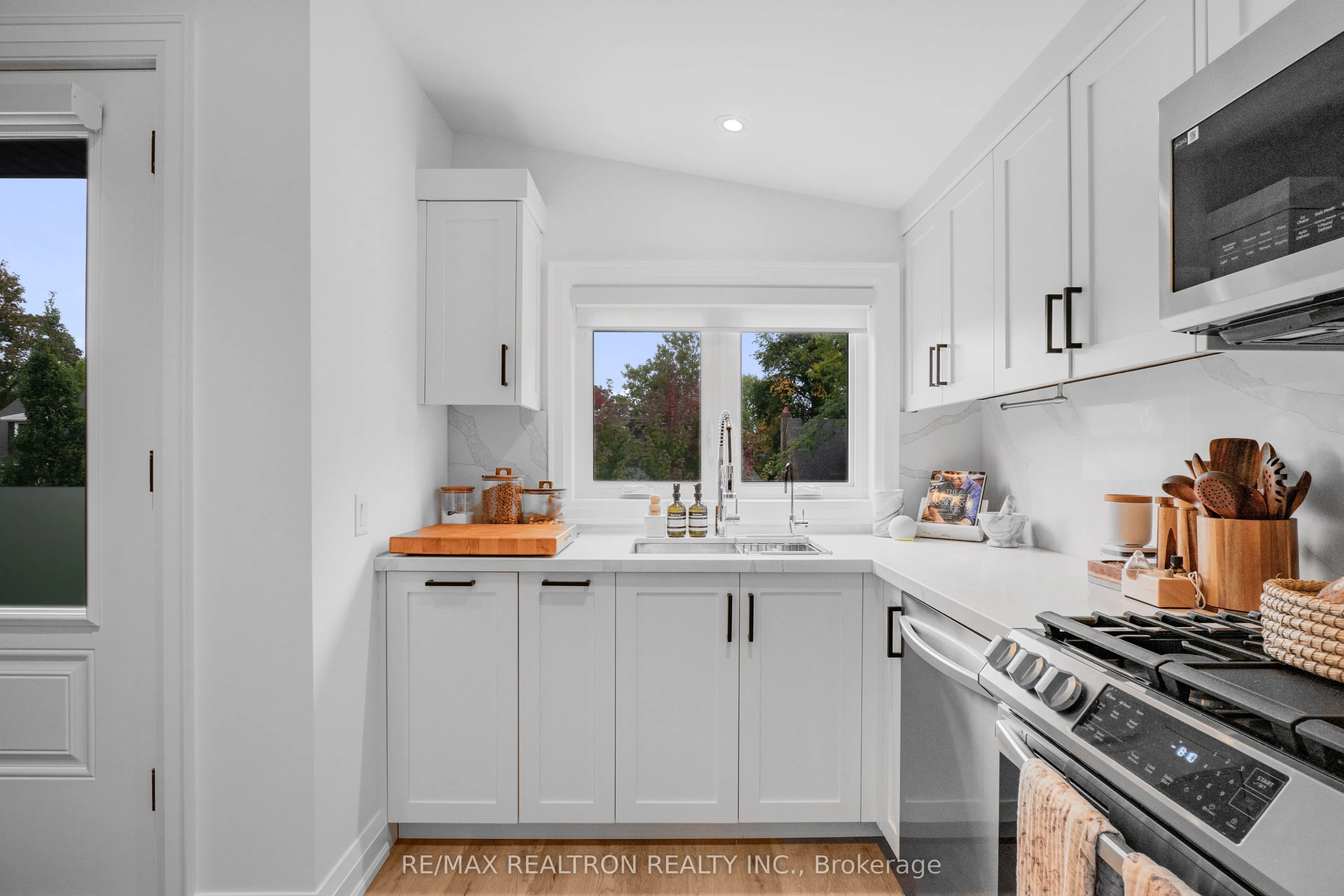887 Avenue Road #Unit #3