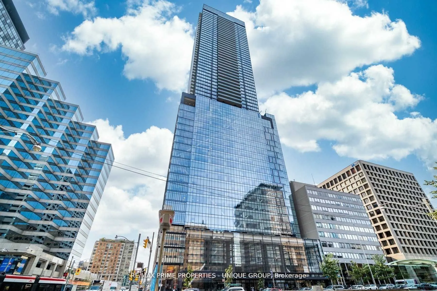 488 University Avenue #5002