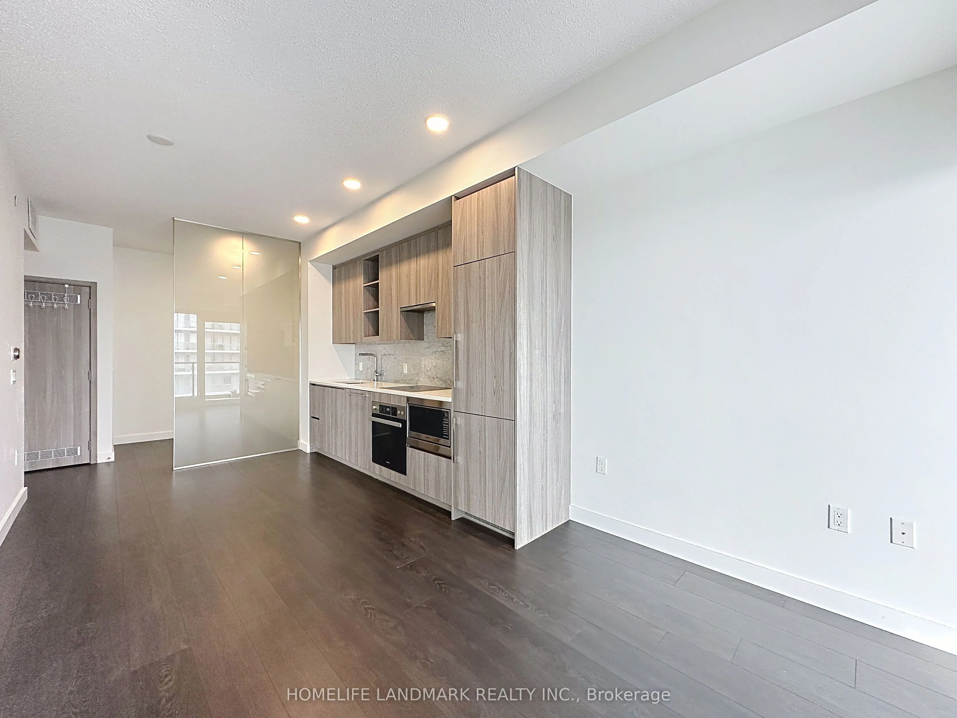 95 Mcmahon Drive #801