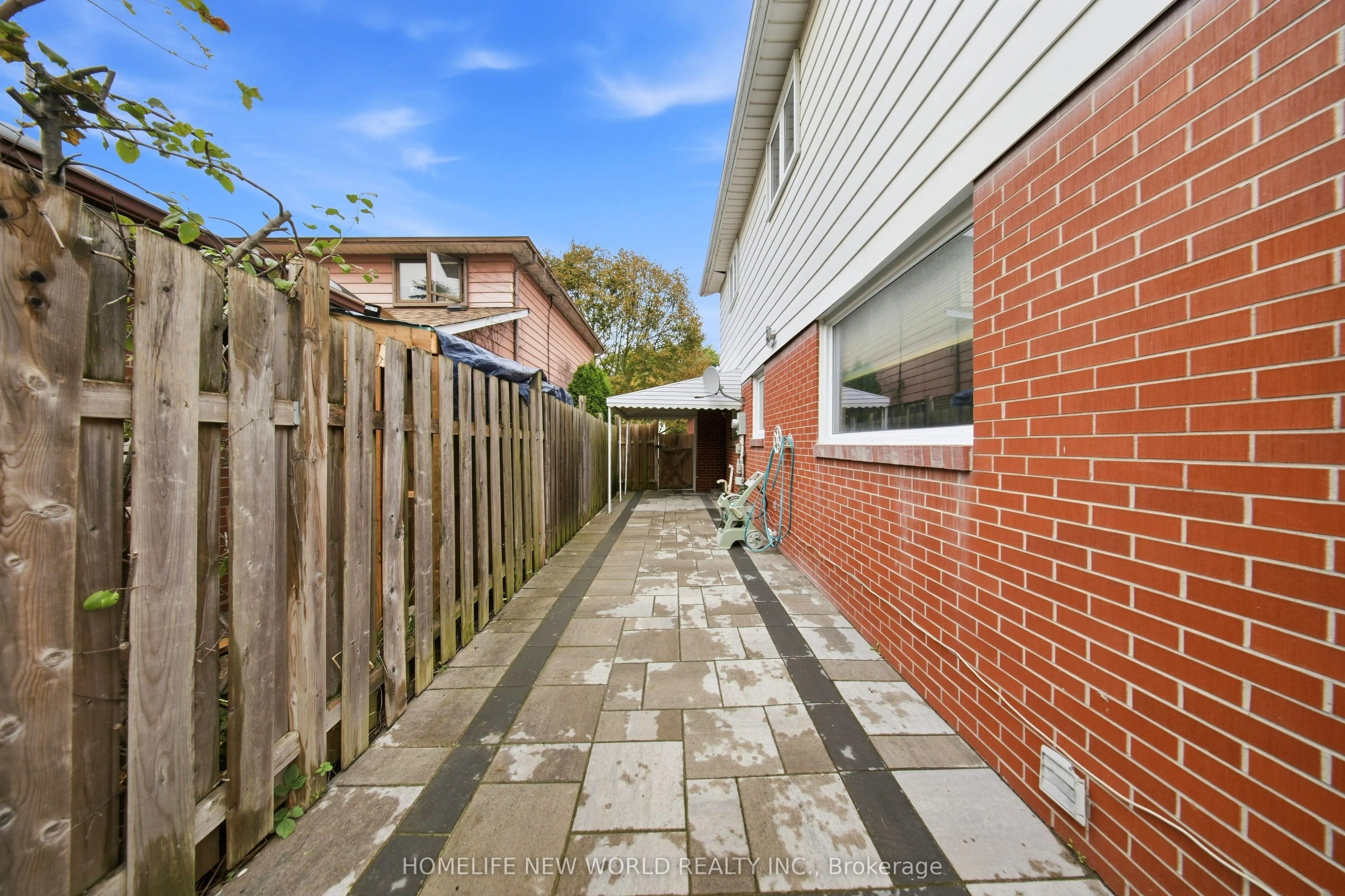 18 Dolan Gate