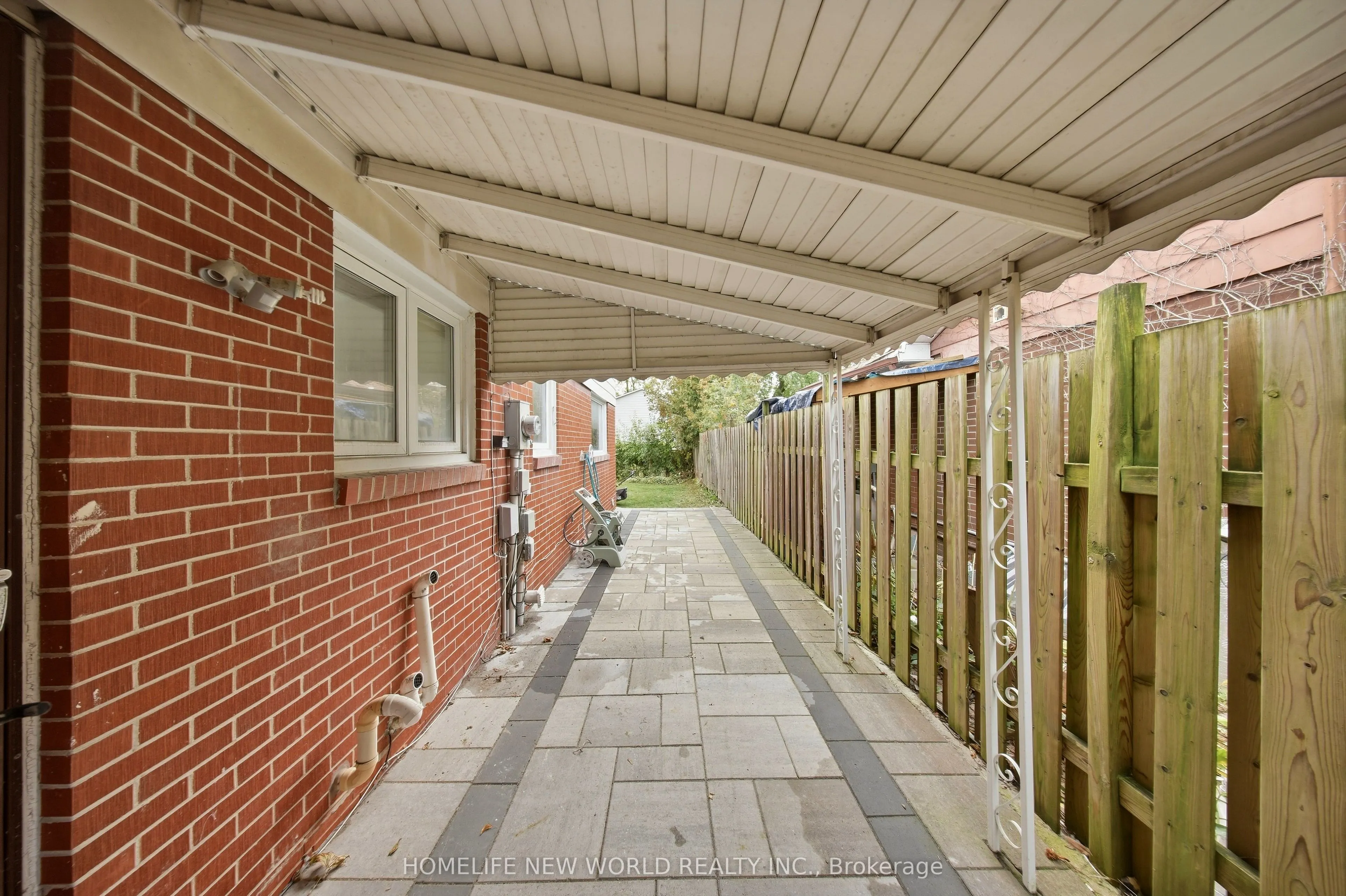 18 Dolan Gate