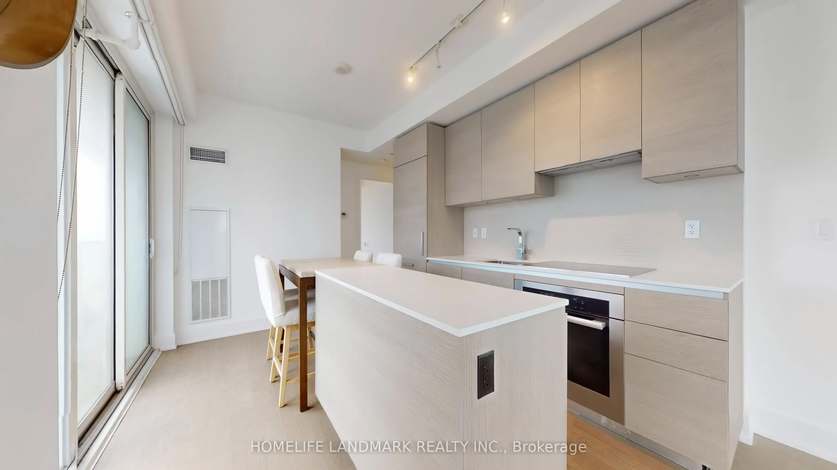 200 Bloor Street W #2305