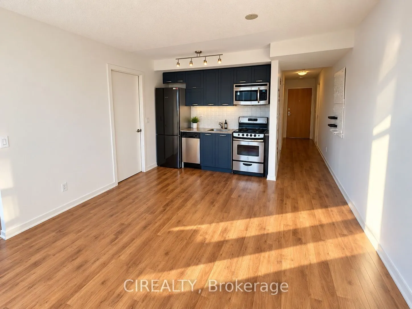 38 Joe Shuster Way #1216
