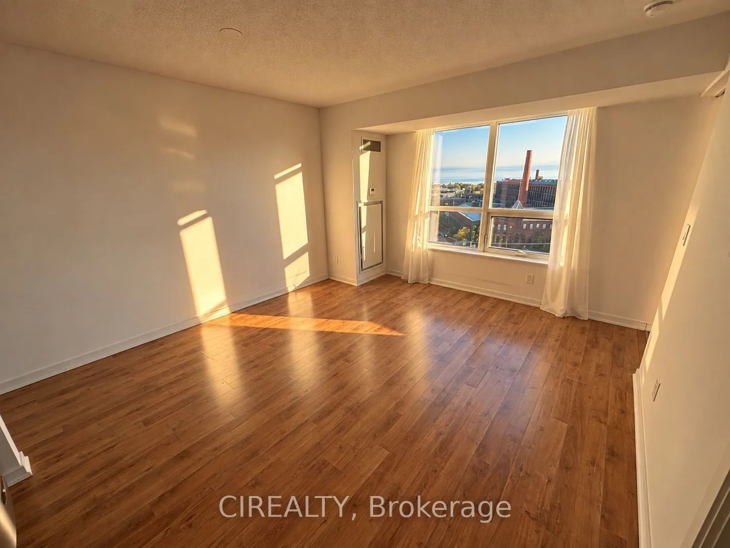 38 Joe Shuster Way #1216