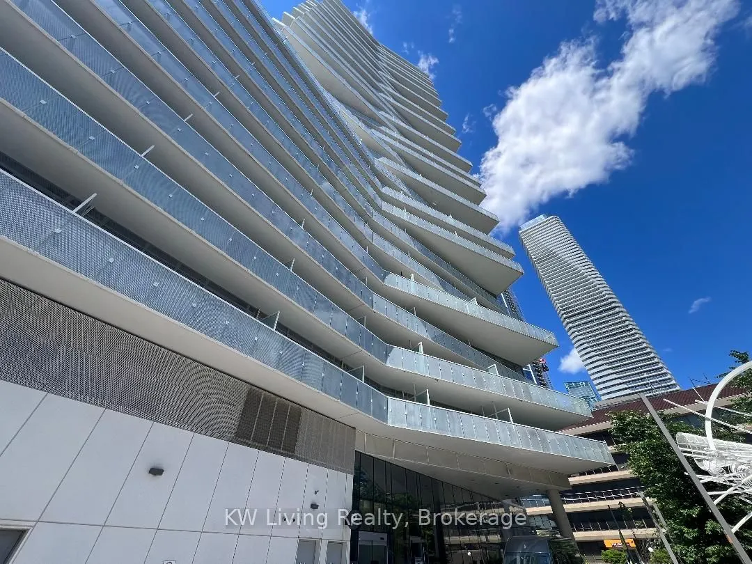 15 Queens Quay E #609
