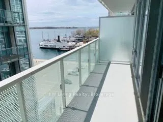 15 Queens Quay E #609