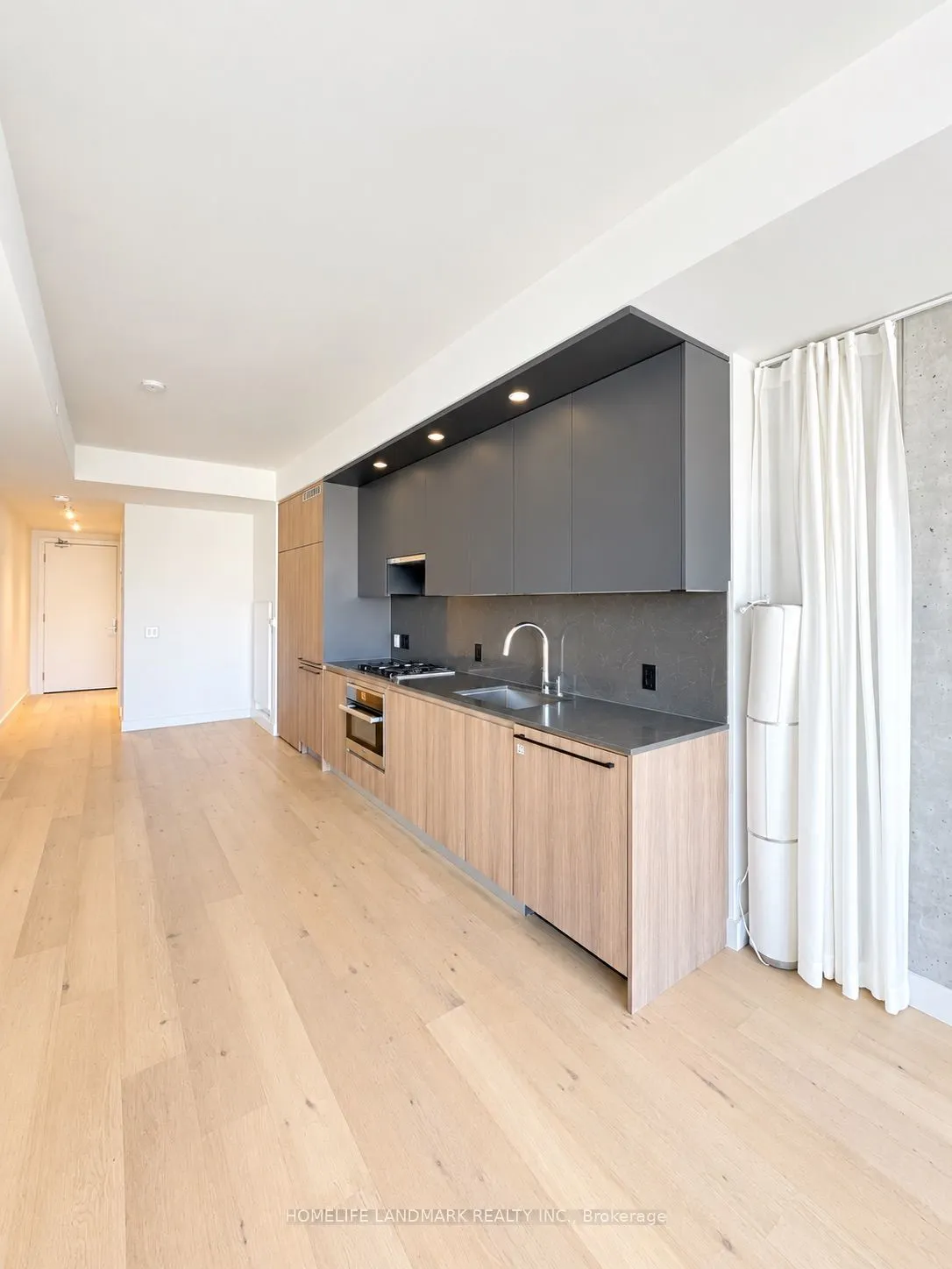 81 Wellesley Street #1206