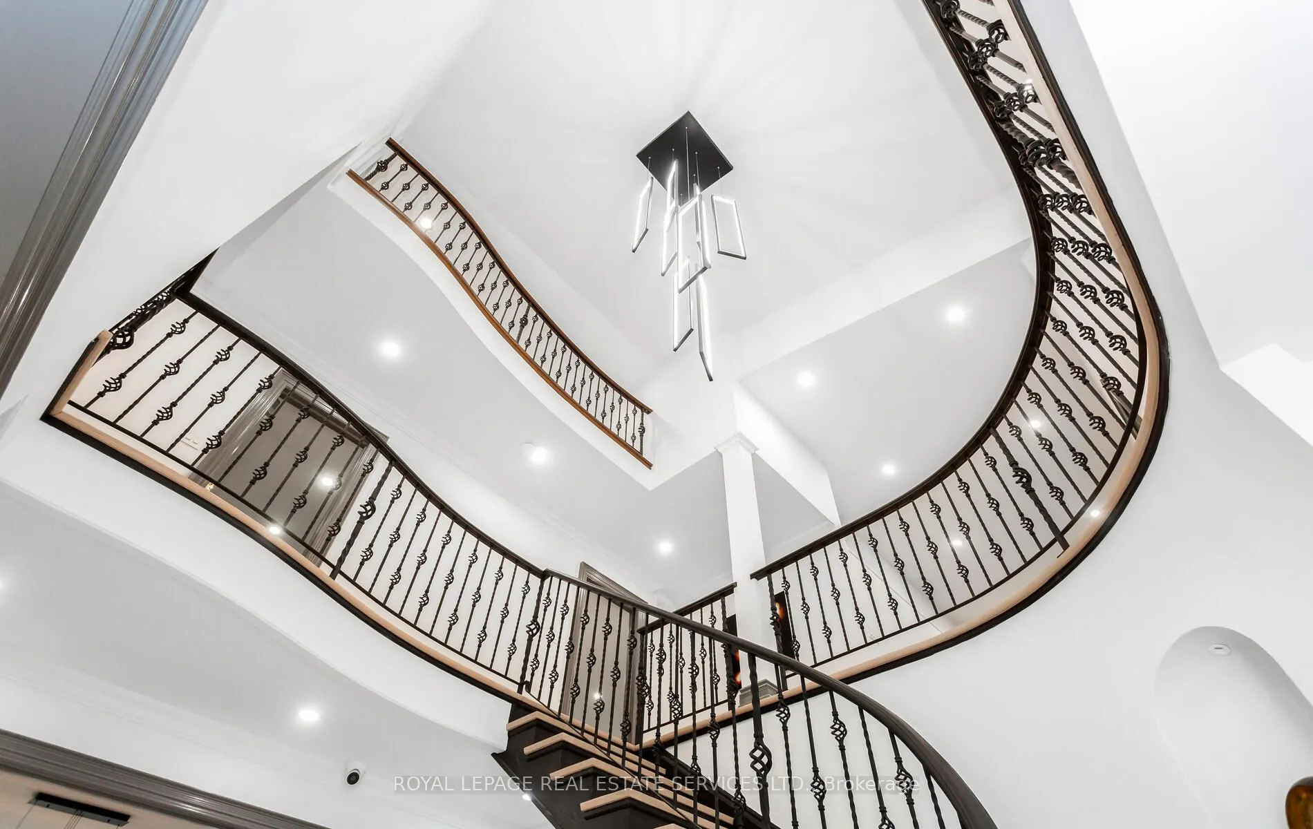 197 The Bridle Path