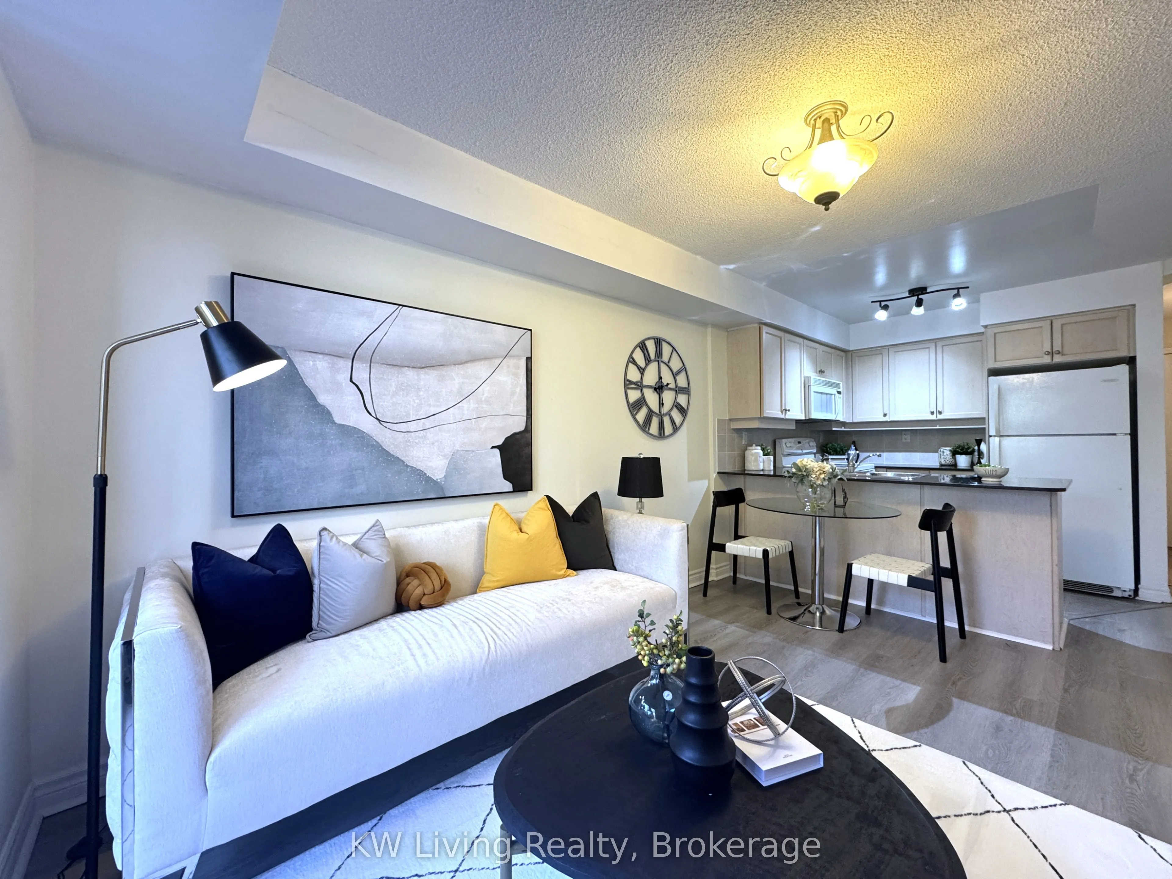 19 Barberry Place #204