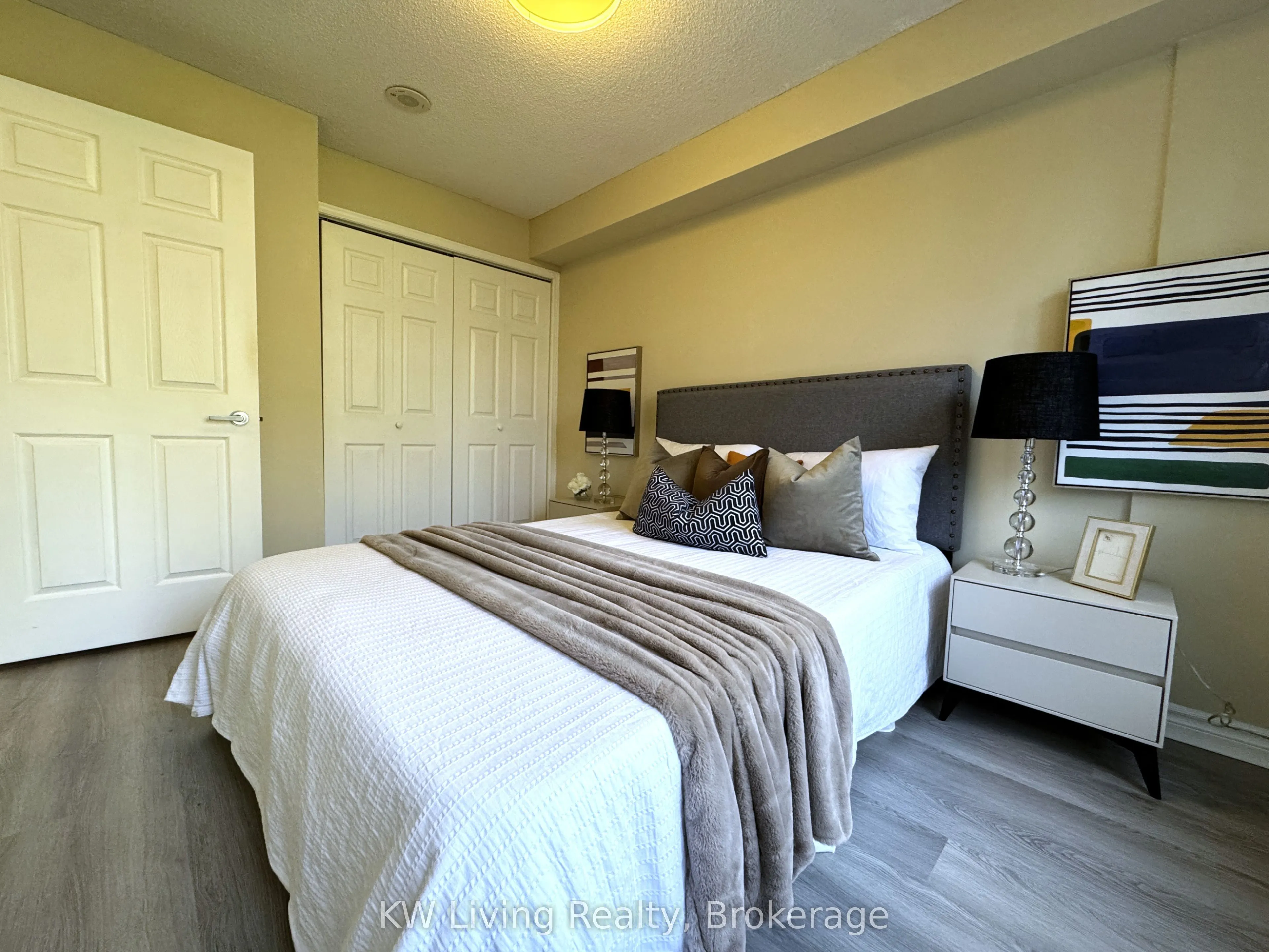 19 Barberry Place #204