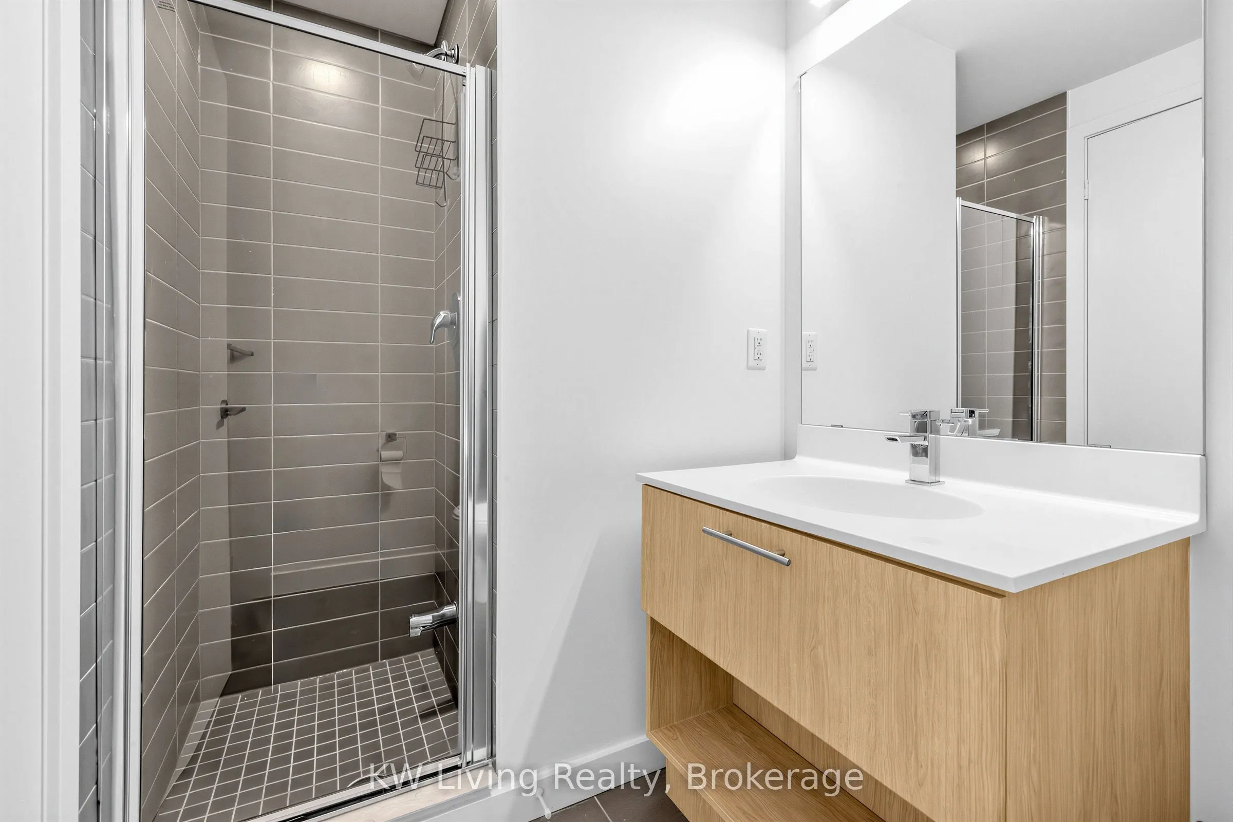 120 Dallimore Circle #819