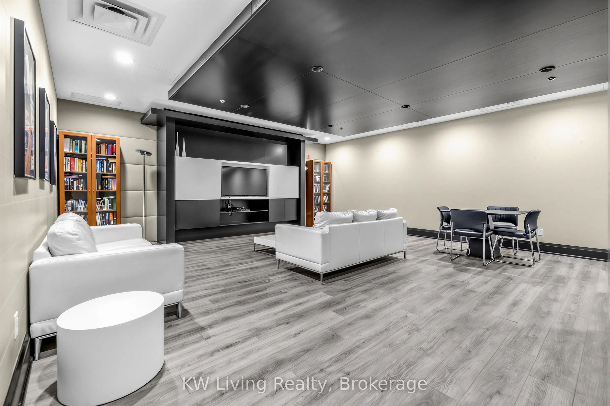 120 Dallimore Circle #819