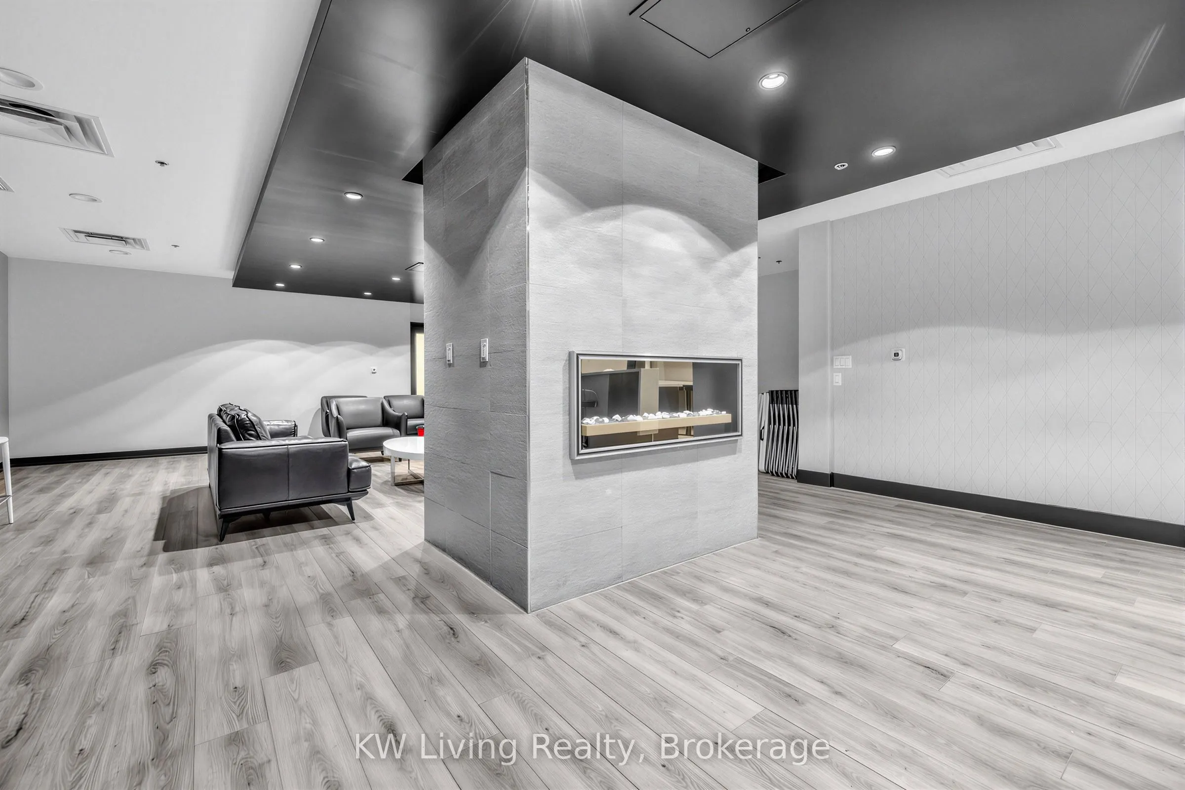 120 Dallimore Circle #819
