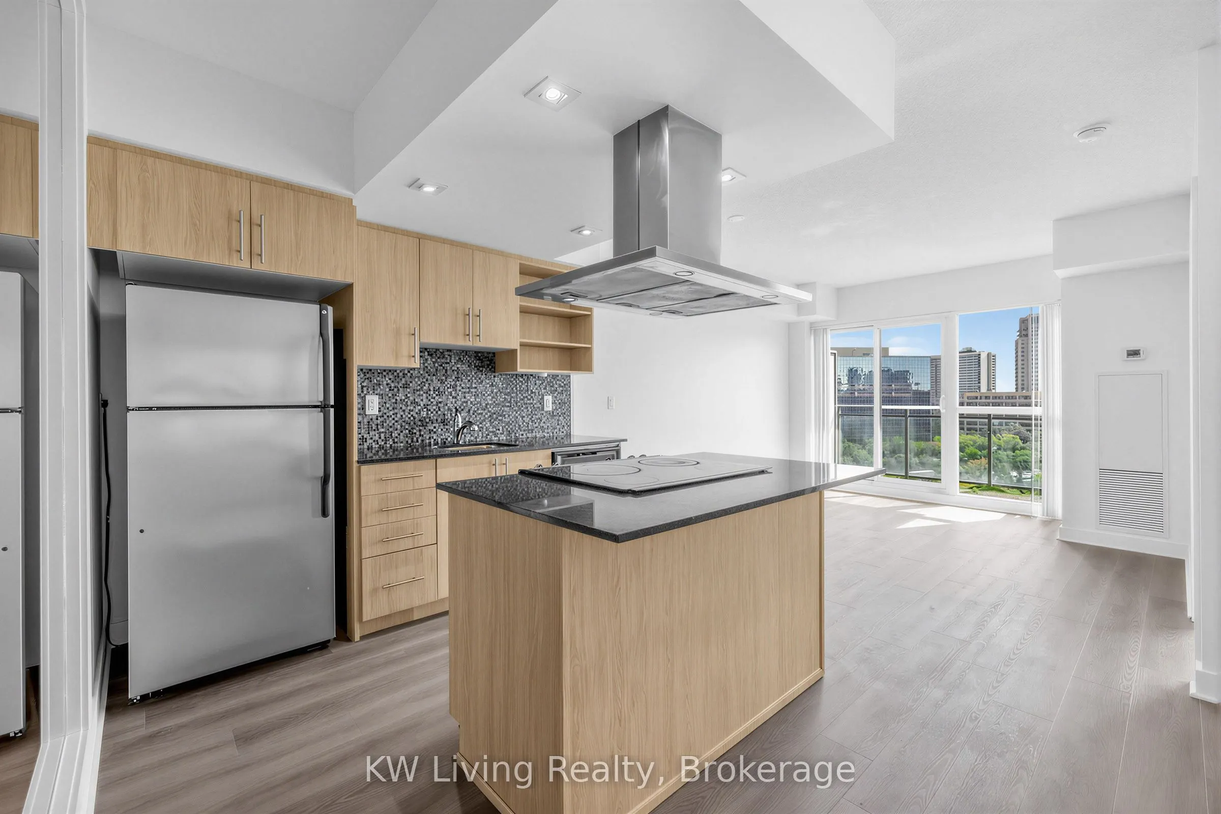 120 Dallimore Circle #819