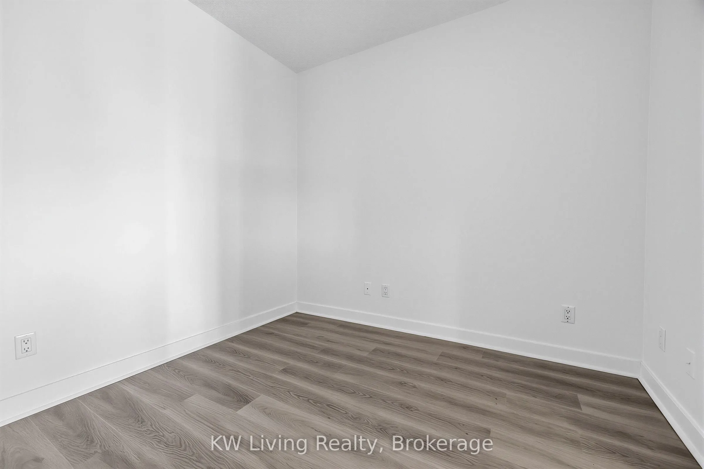 120 Dallimore Circle #819