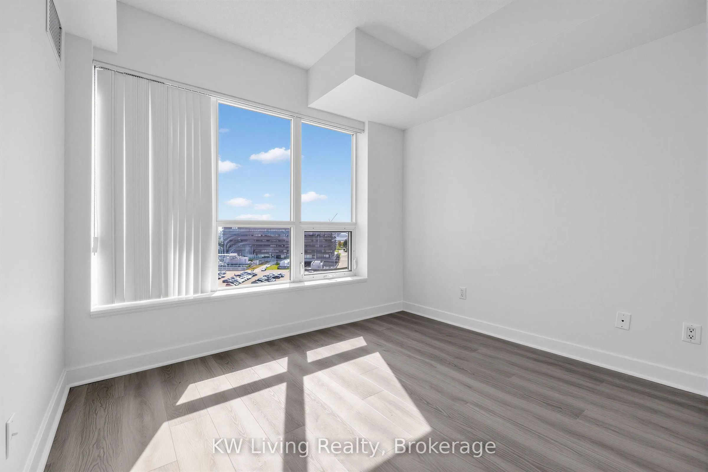 120 Dallimore Circle #819