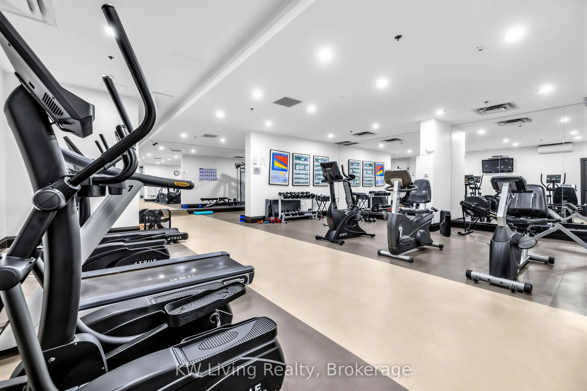 120 Dallimore Circle #819