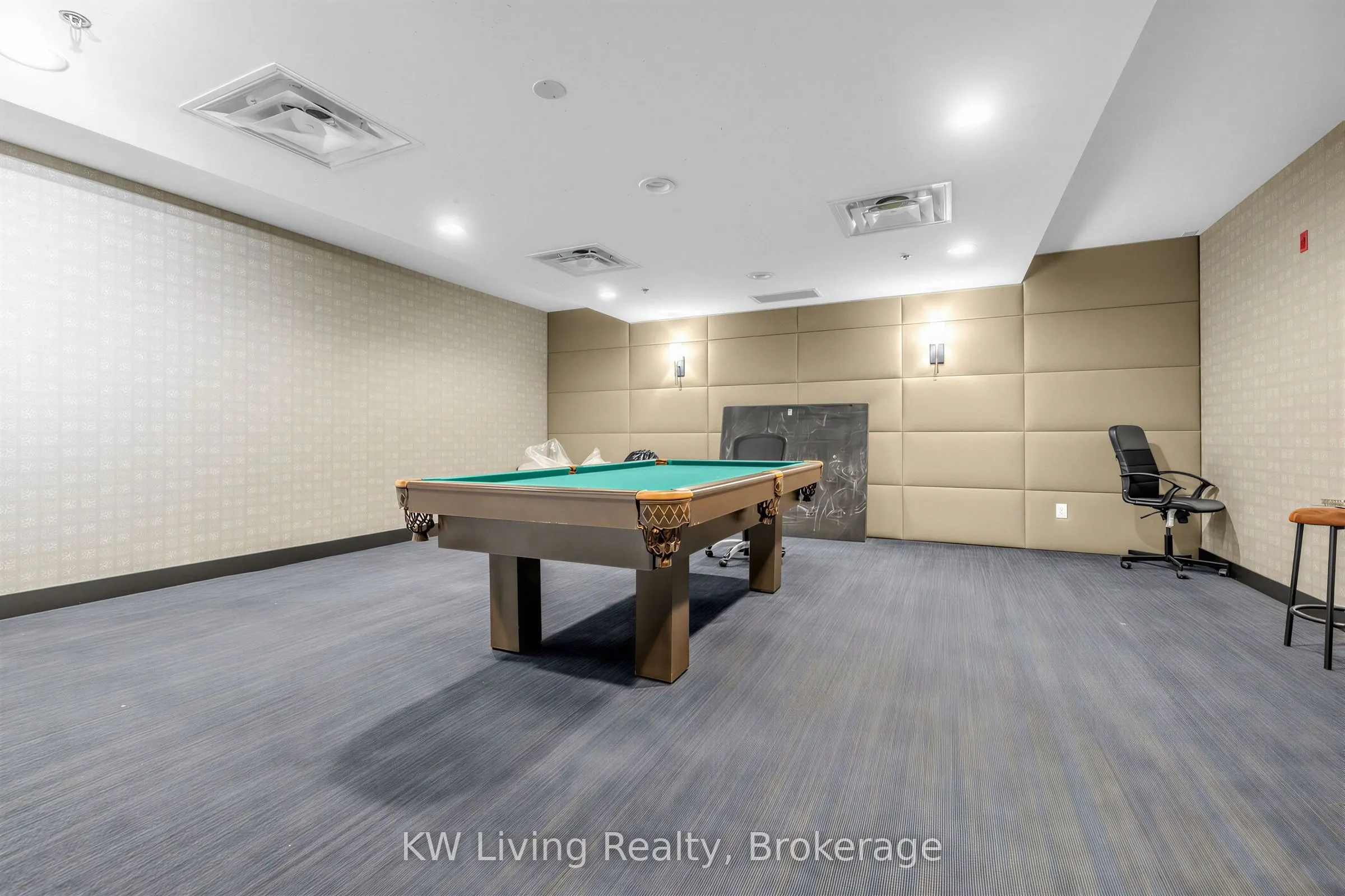 120 Dallimore Circle #819