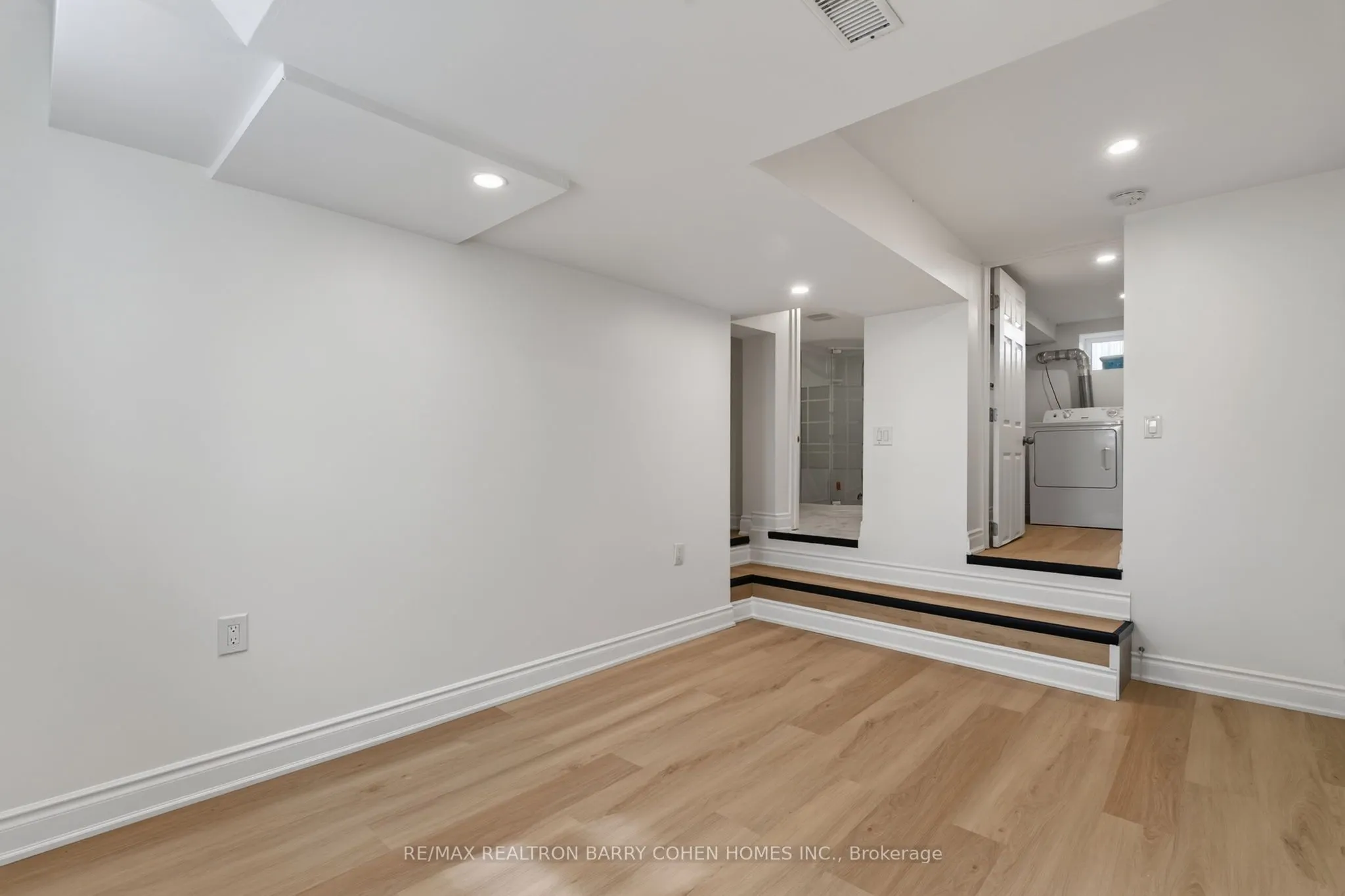 371 Howland Avenue #Lower
