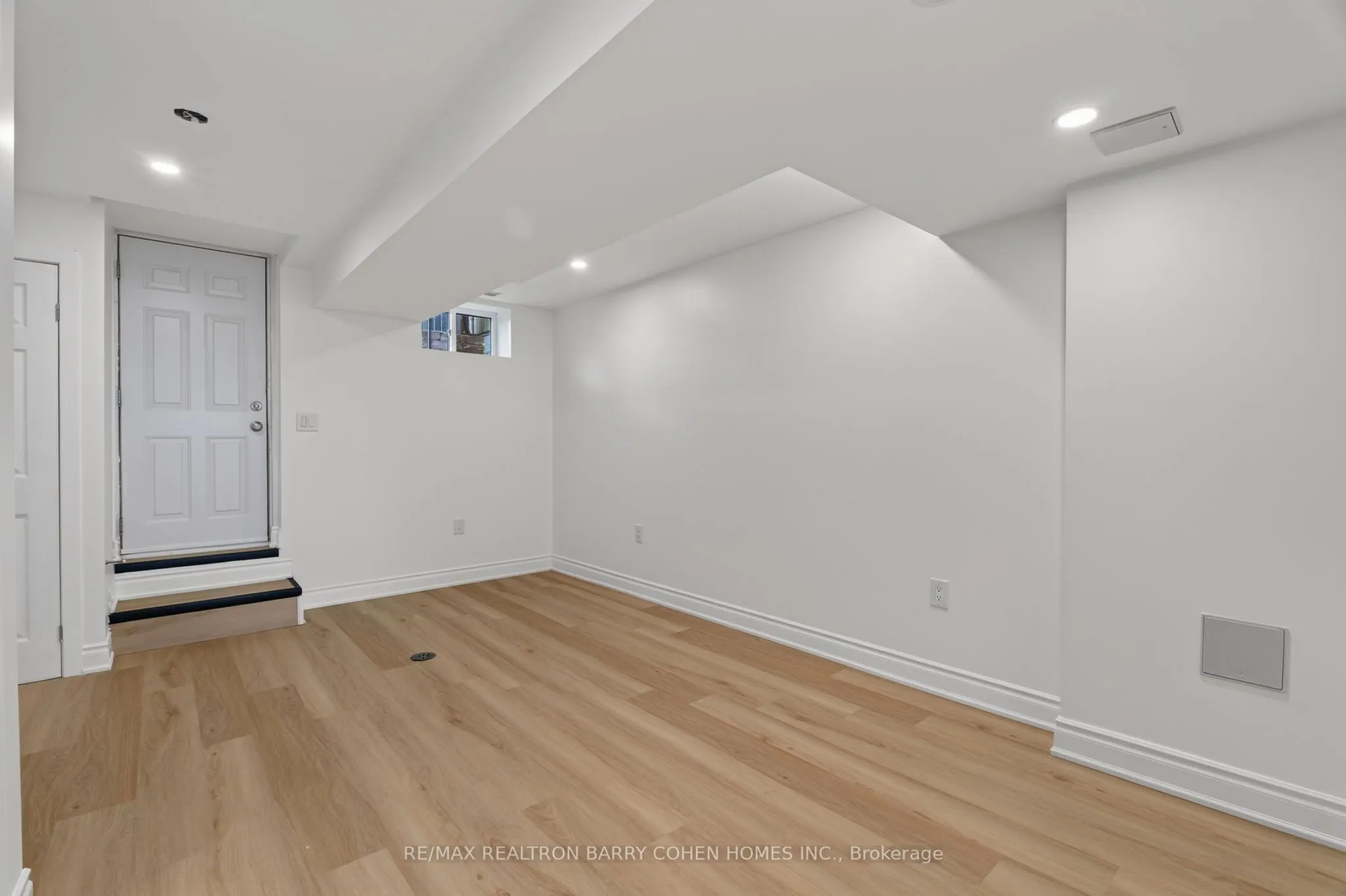 371 Howland Avenue #Lower
