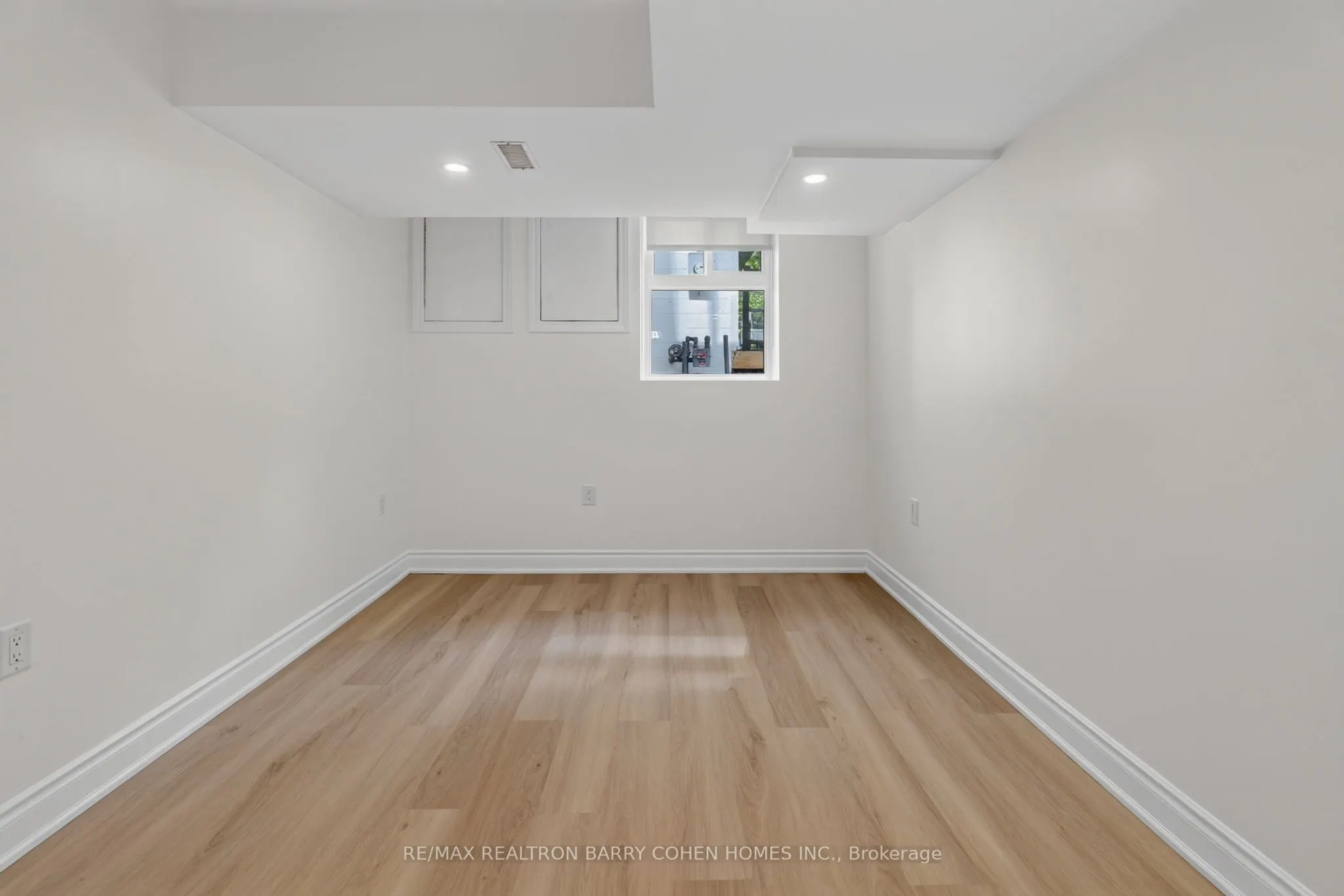 371 Howland Avenue #Lower