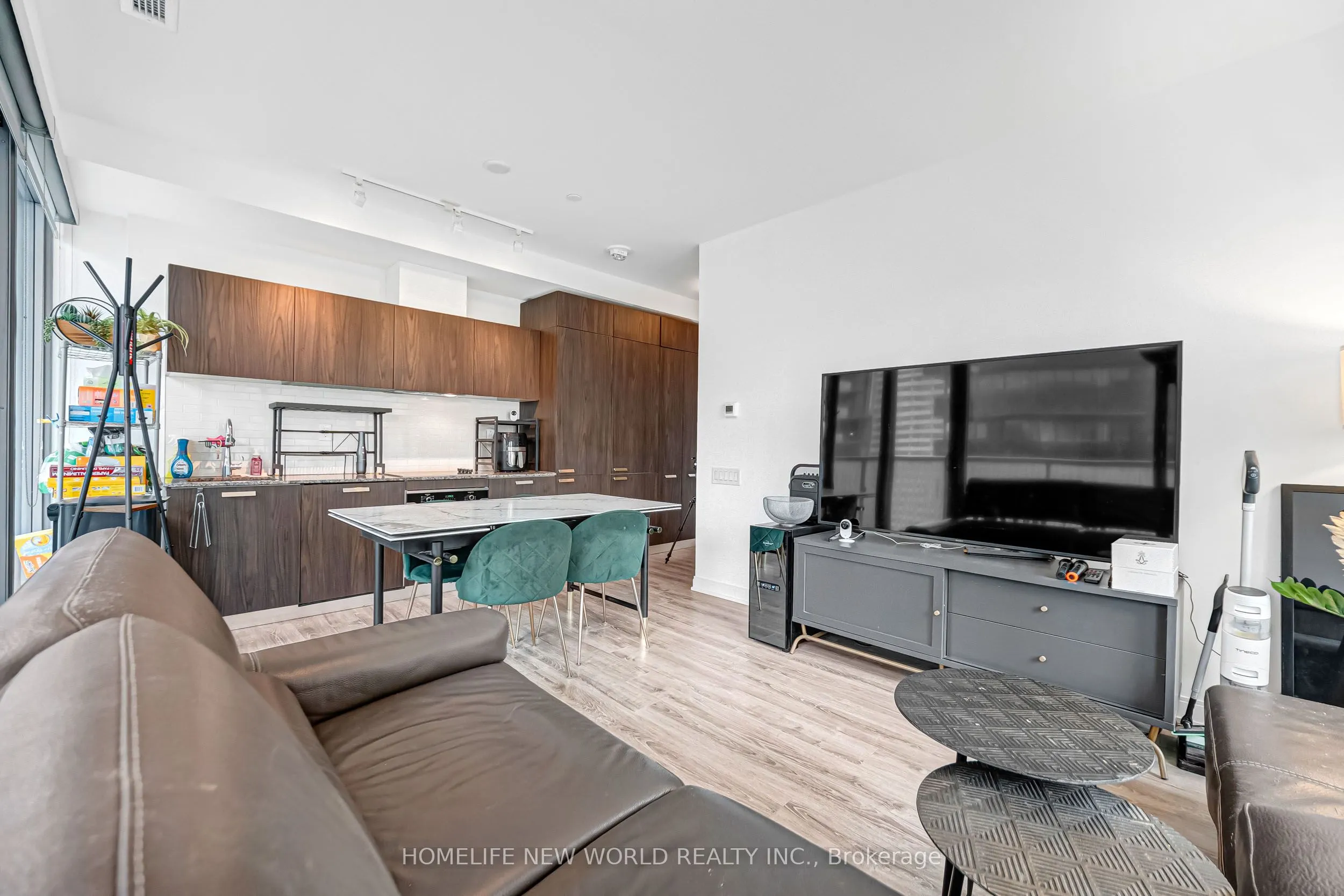 50 Charles Street E #1103