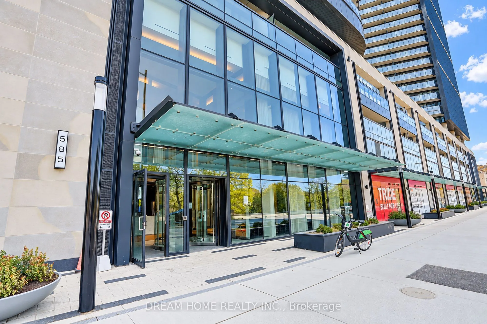 585 Bloor Street E #1622