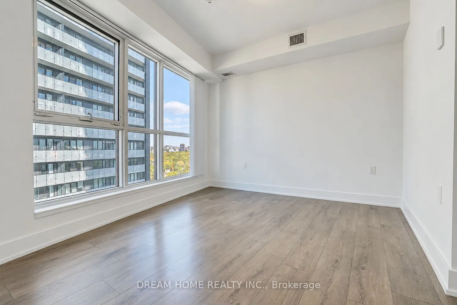 585 Bloor Street E #1622