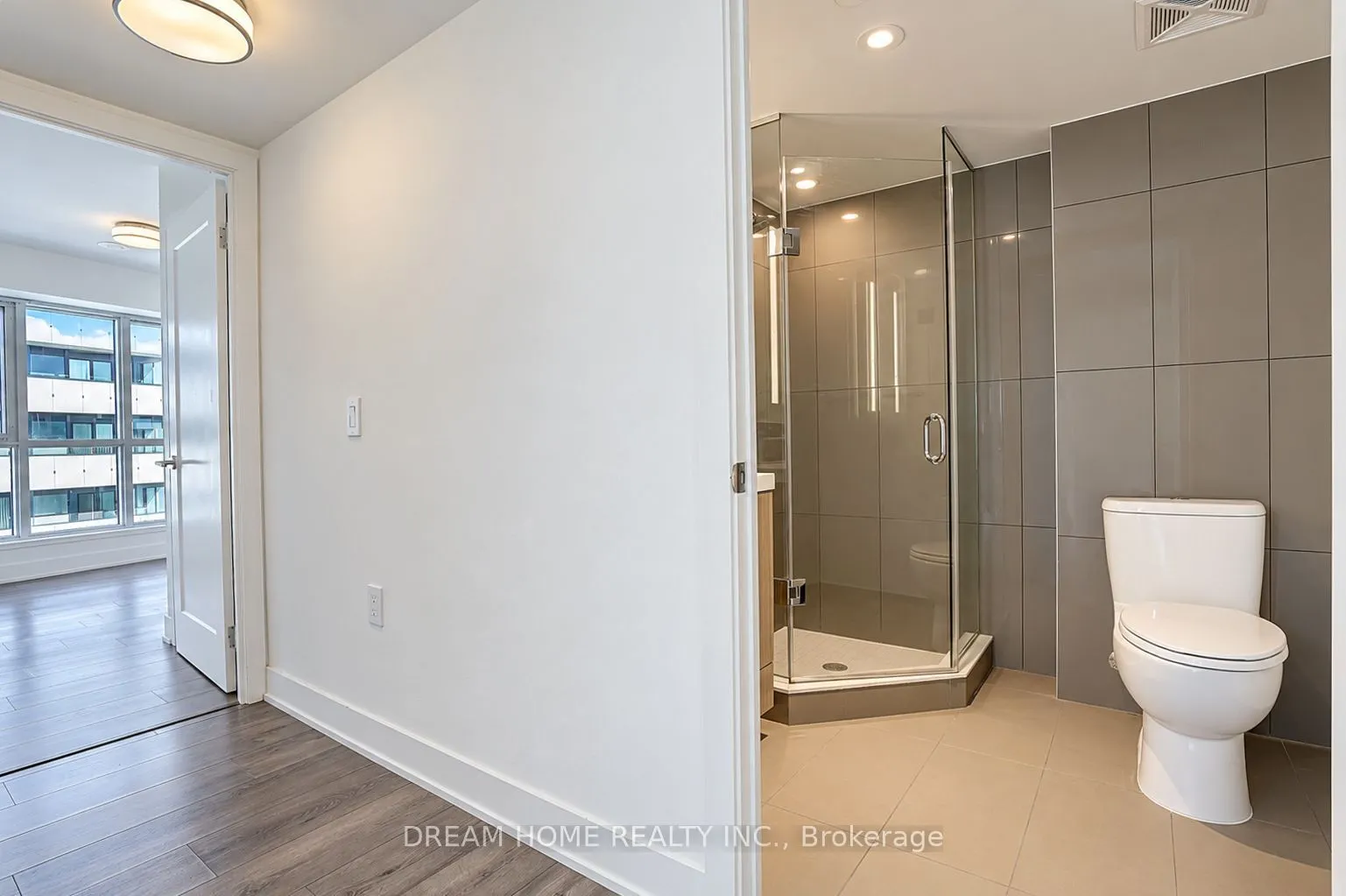 585 Bloor Street E #1622
