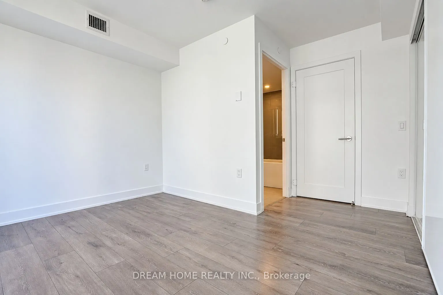 585 Bloor Street E #1622