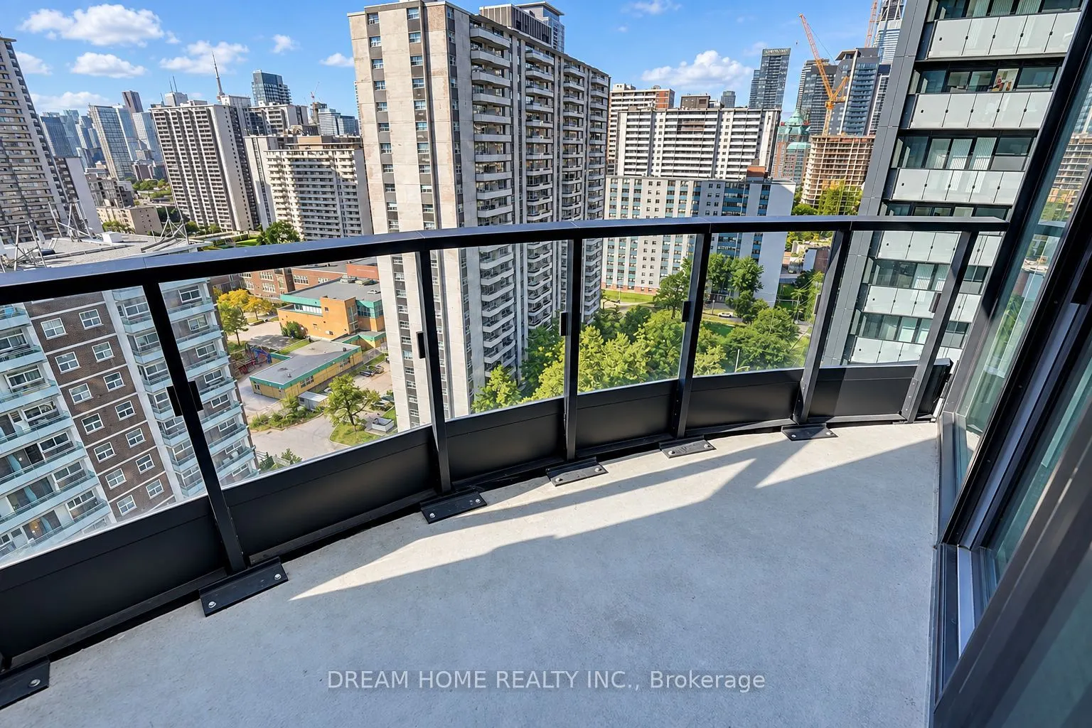 585 Bloor Street E #1622
