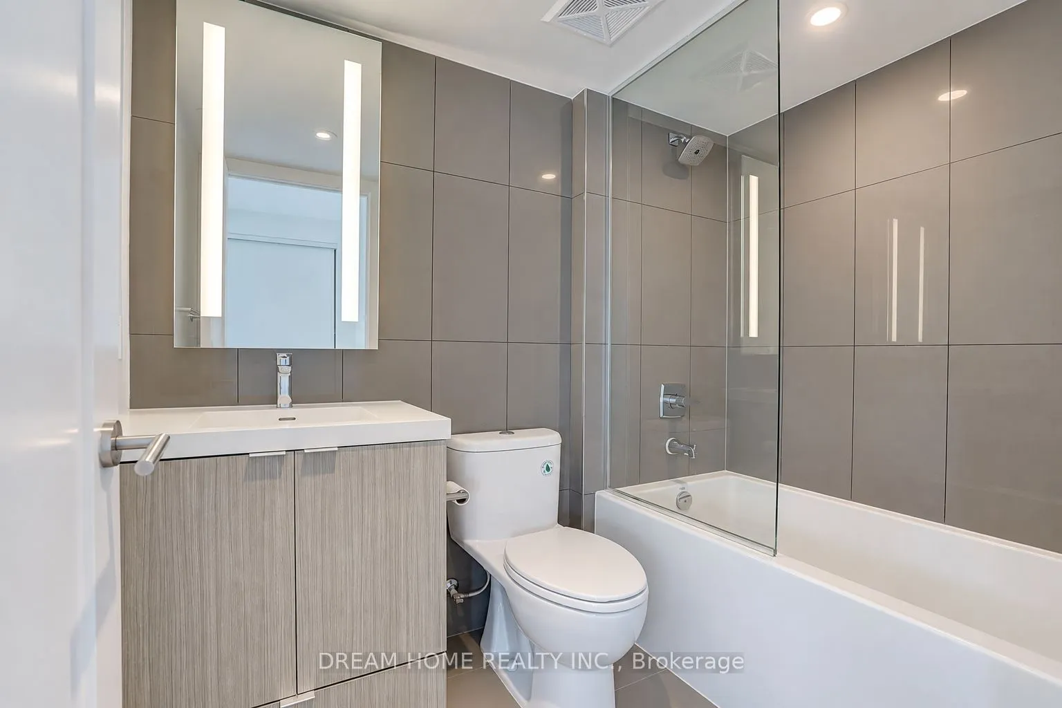 585 Bloor Street E #1622