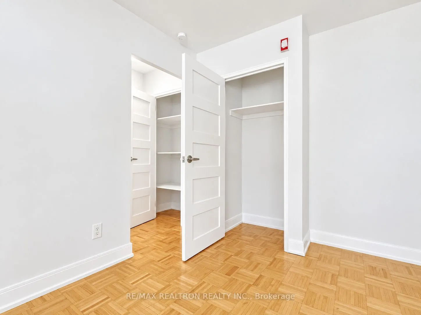 490 Eglinton Avenue E #206