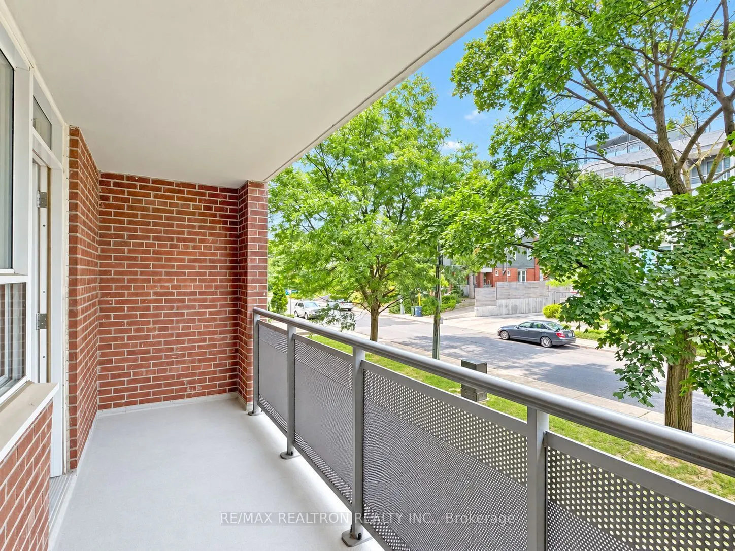 490 Eglinton Avenue E #206